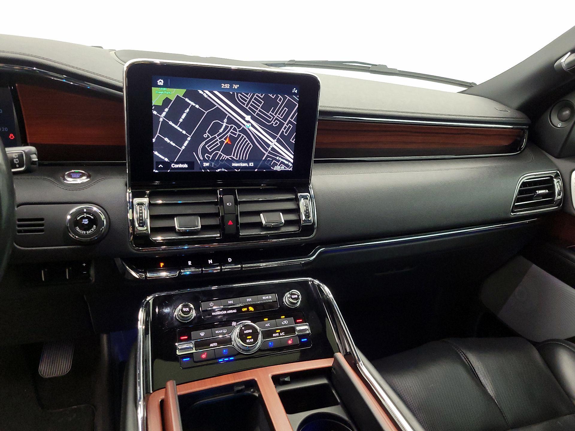 Thumbnail: 2020 Lincoln Navigator - 9
