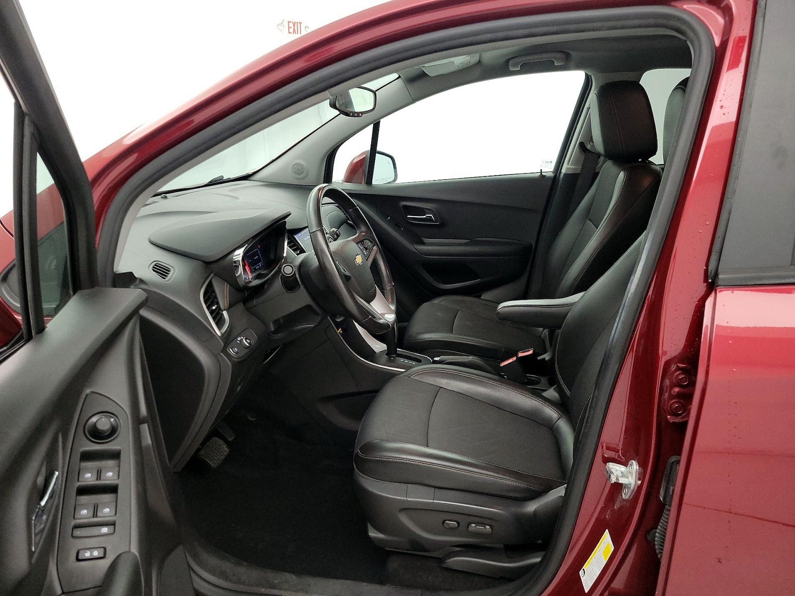 2021 Chevrolet Trax LT - Photo 12