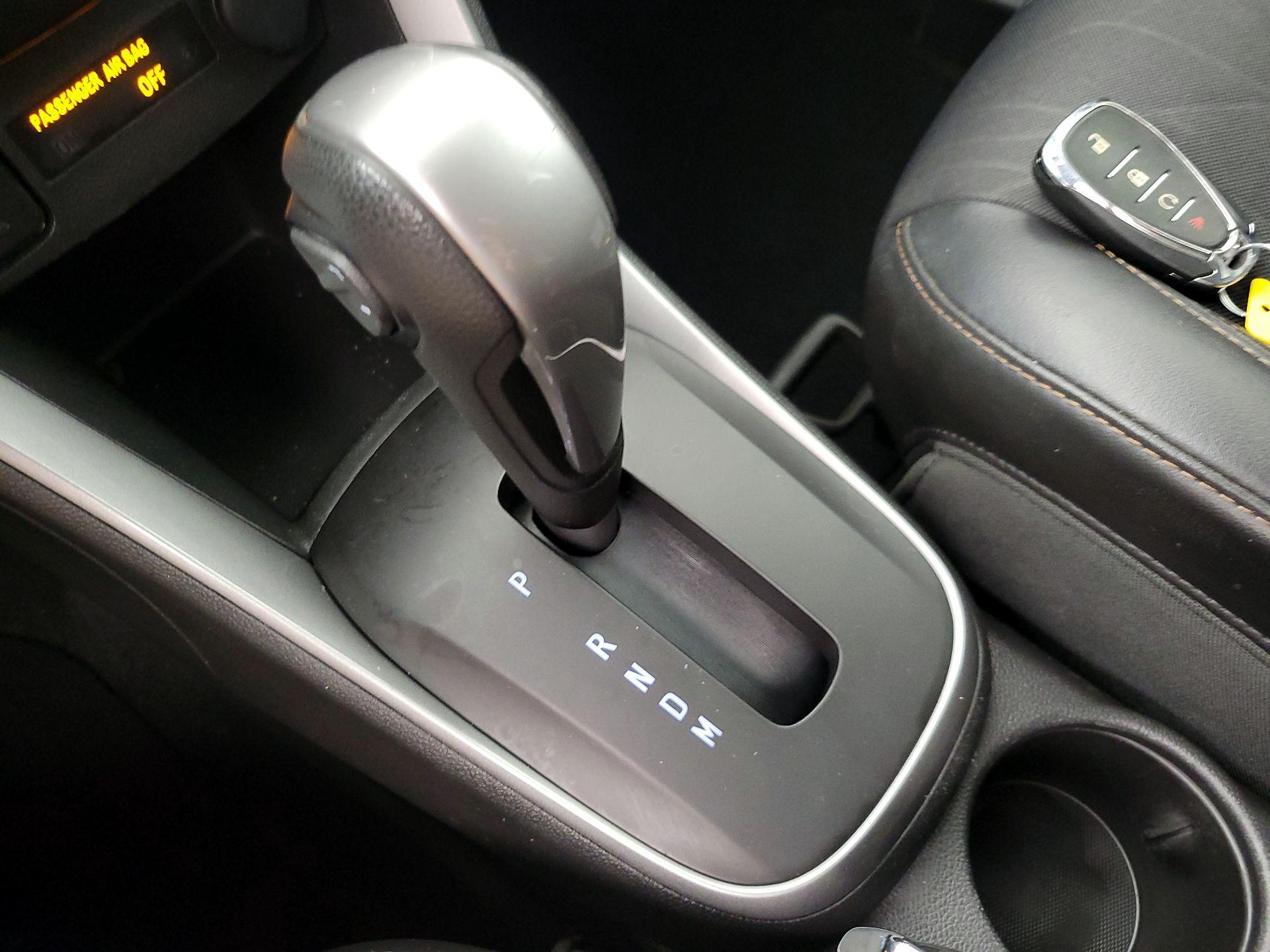 Thumbnail: 2021 Chevrolet Trax - 16