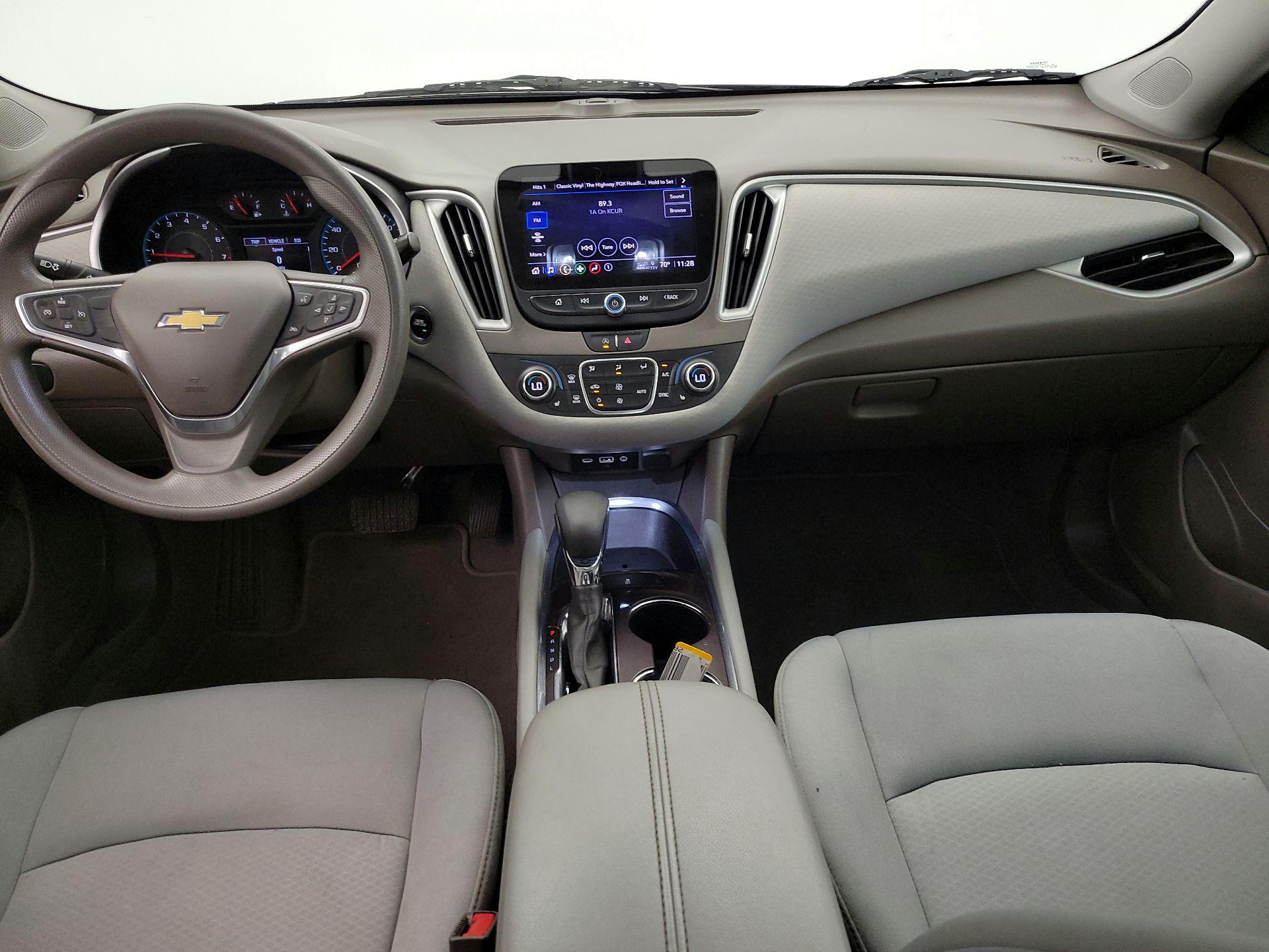 Thumbnail: 2022 Chevrolet Malibu - 9