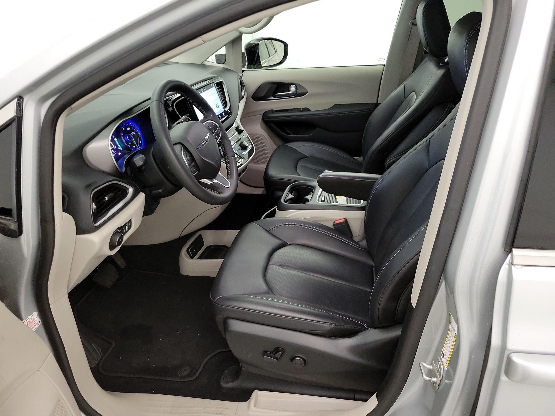 Thumbnail: 2024 Chrysler Pacifica - 11