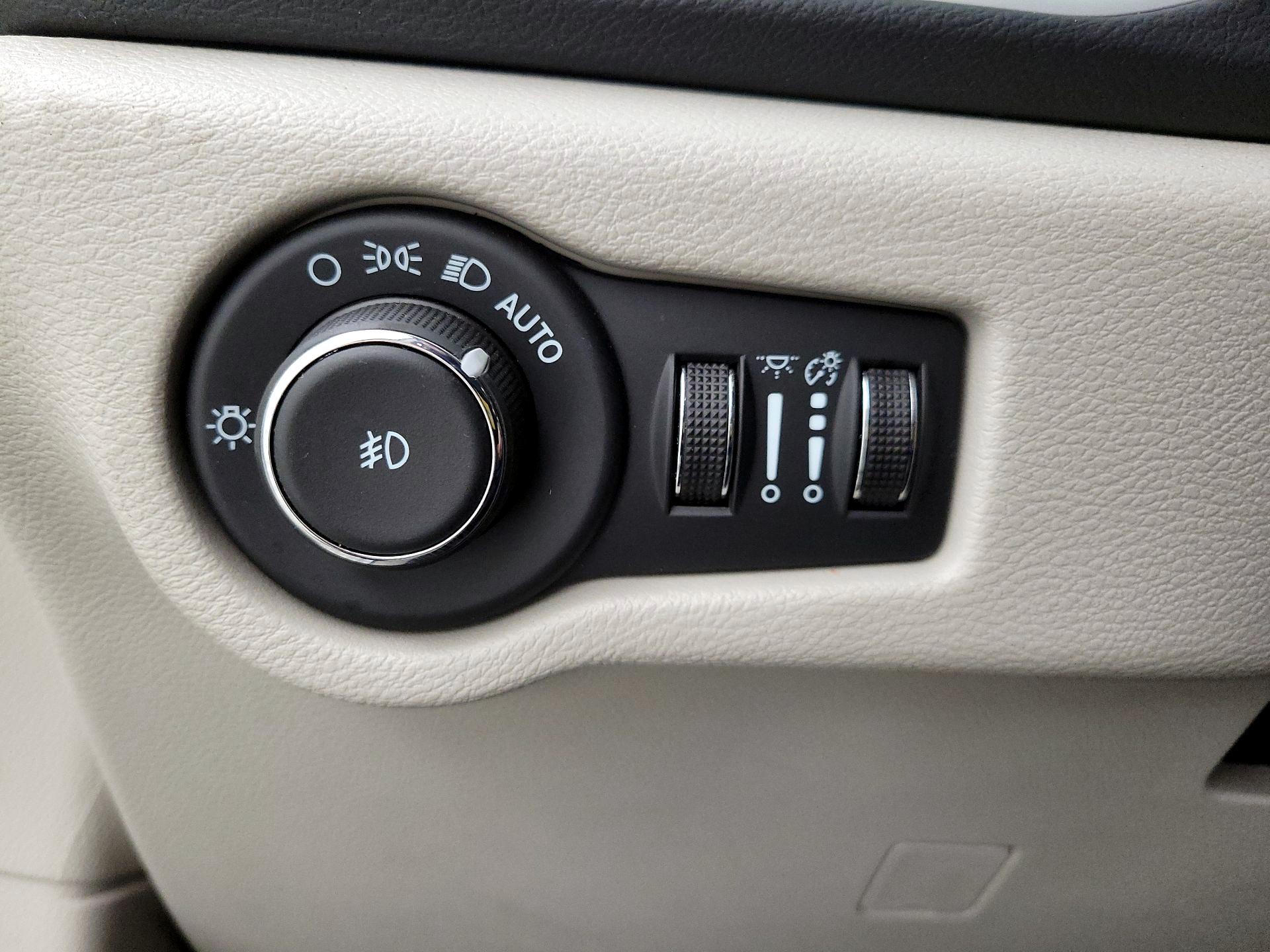 Thumbnail: 2024 Chrysler Pacifica - 13