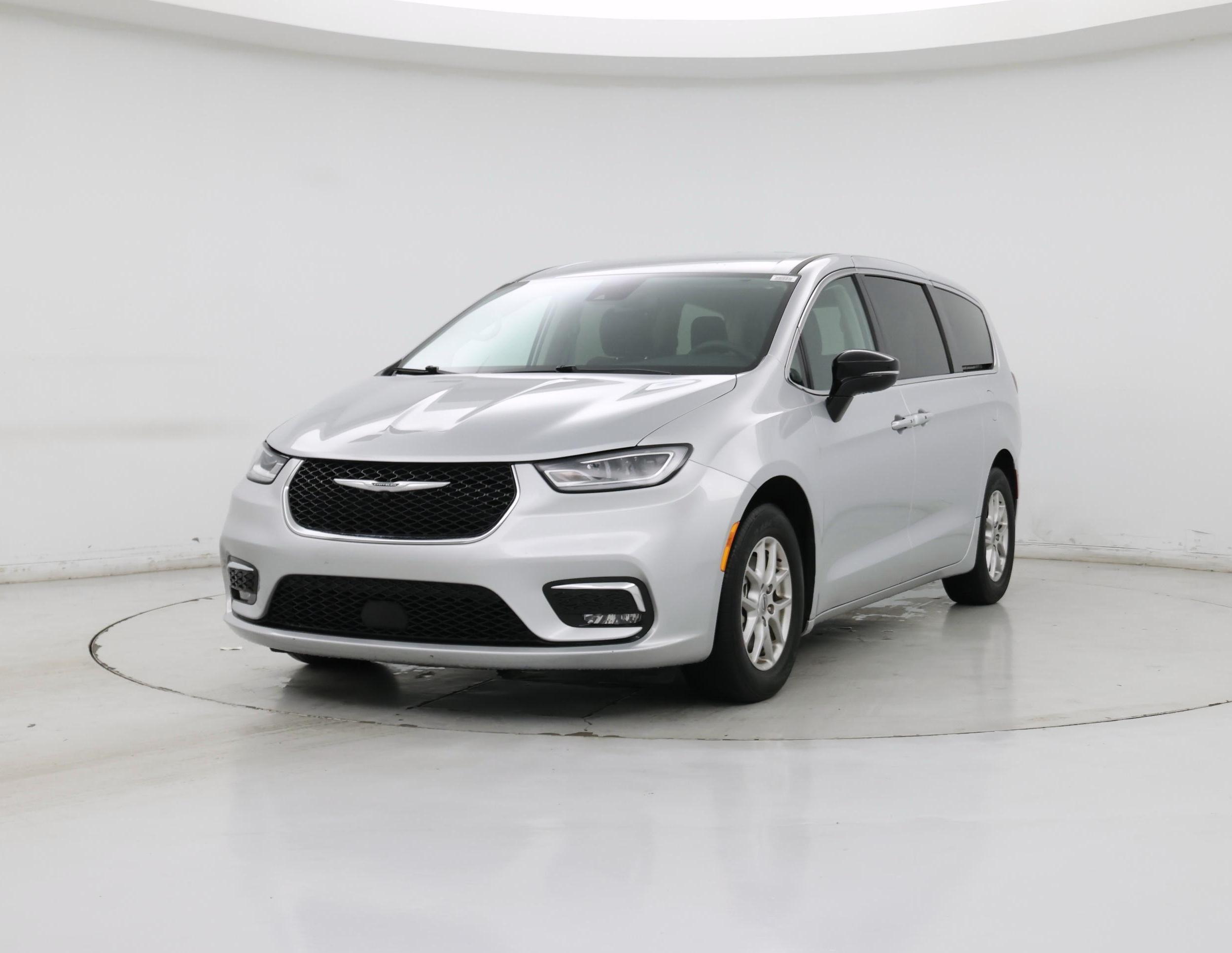 Thumbnail: 2024 Chrysler Pacifica - 4
