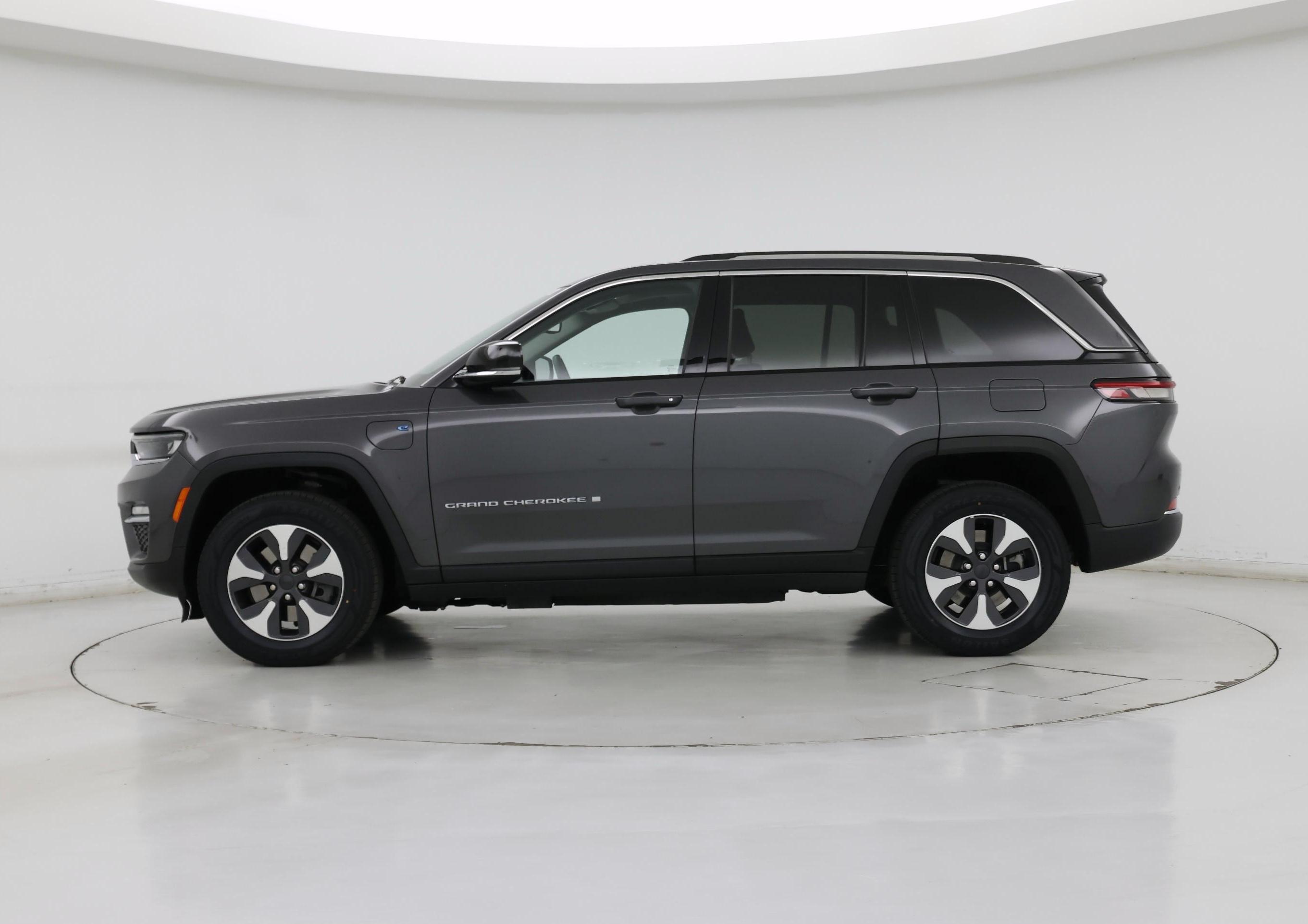 Thumbnail: 2022 Jeep Grand Cherokee - 3