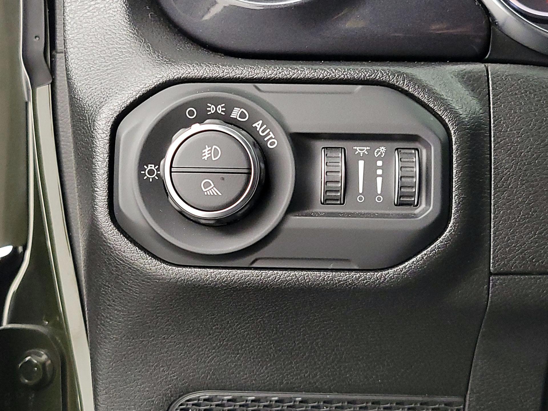 Thumbnail: 2022 Jeep Gladiator - 13
