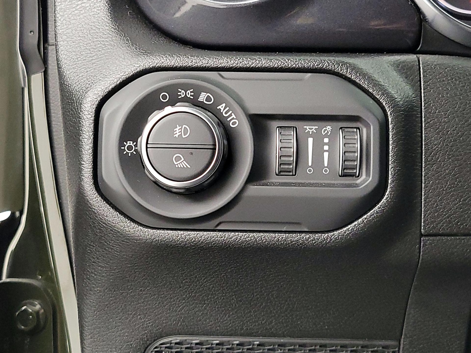 2022 Jeep Gladiator Altitude - Photo 14