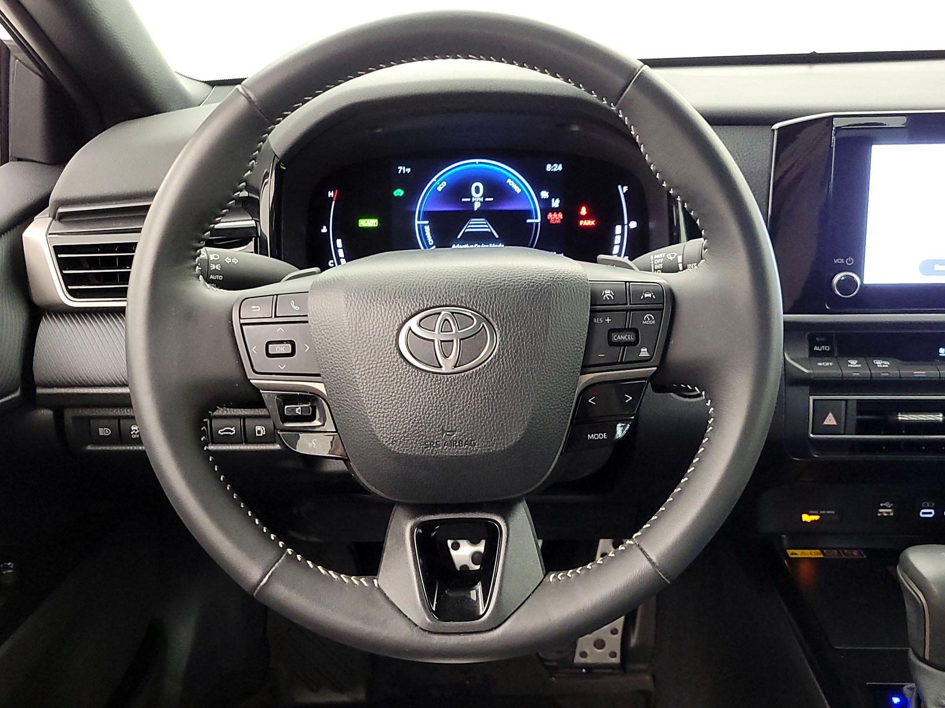 Thumbnail: 2025 Toyota Camry - 10