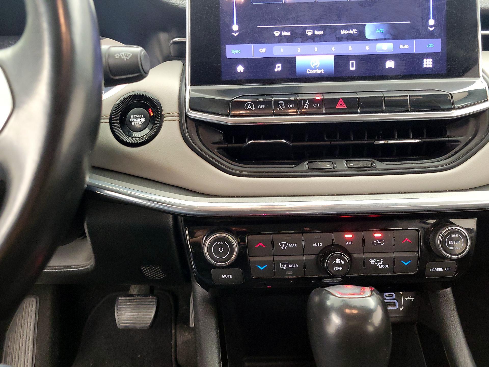 Thumbnail: 2022 Jeep Compass - 16