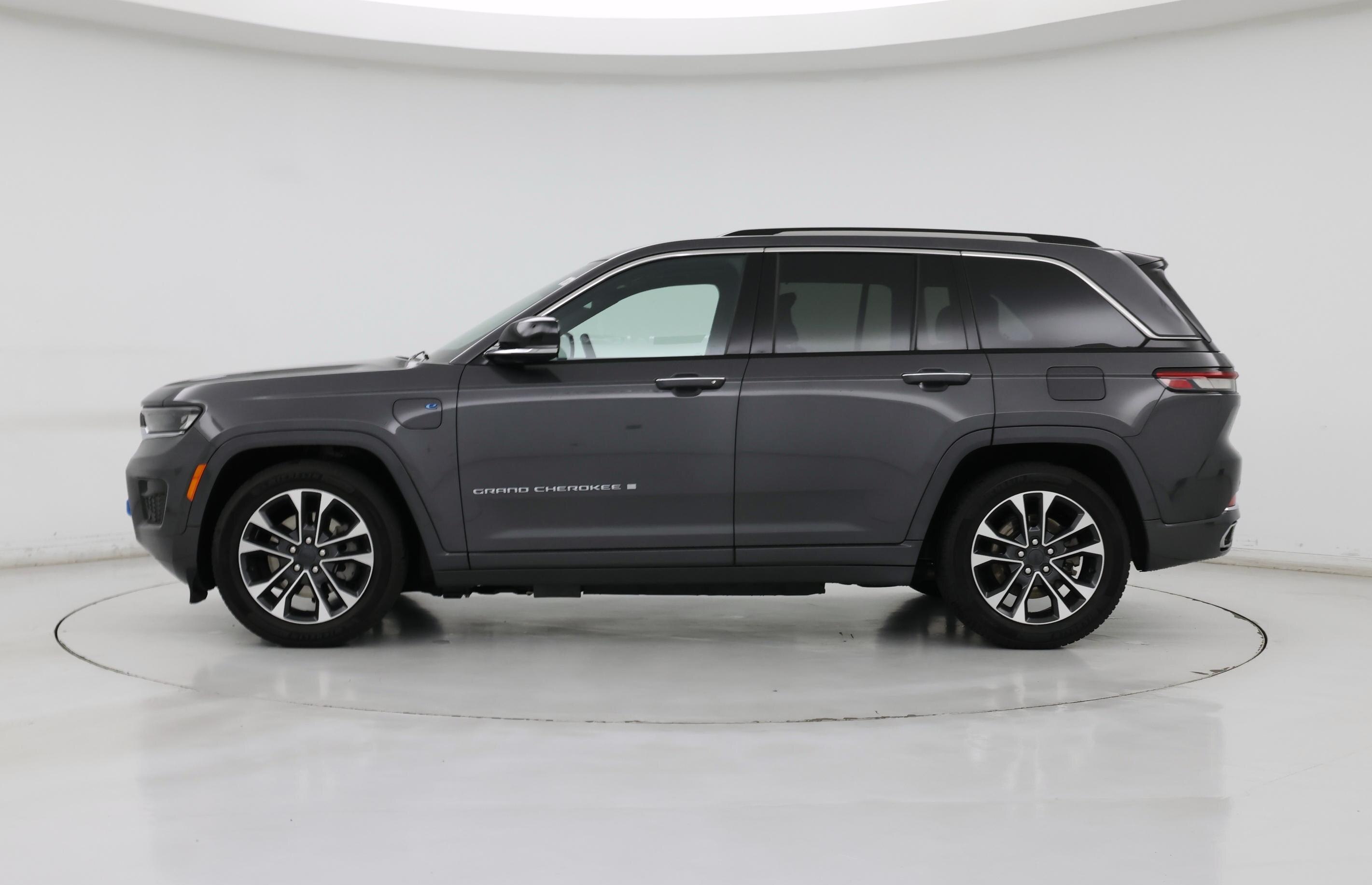 Thumbnail: 2022 Jeep Grand Cherokee - 3