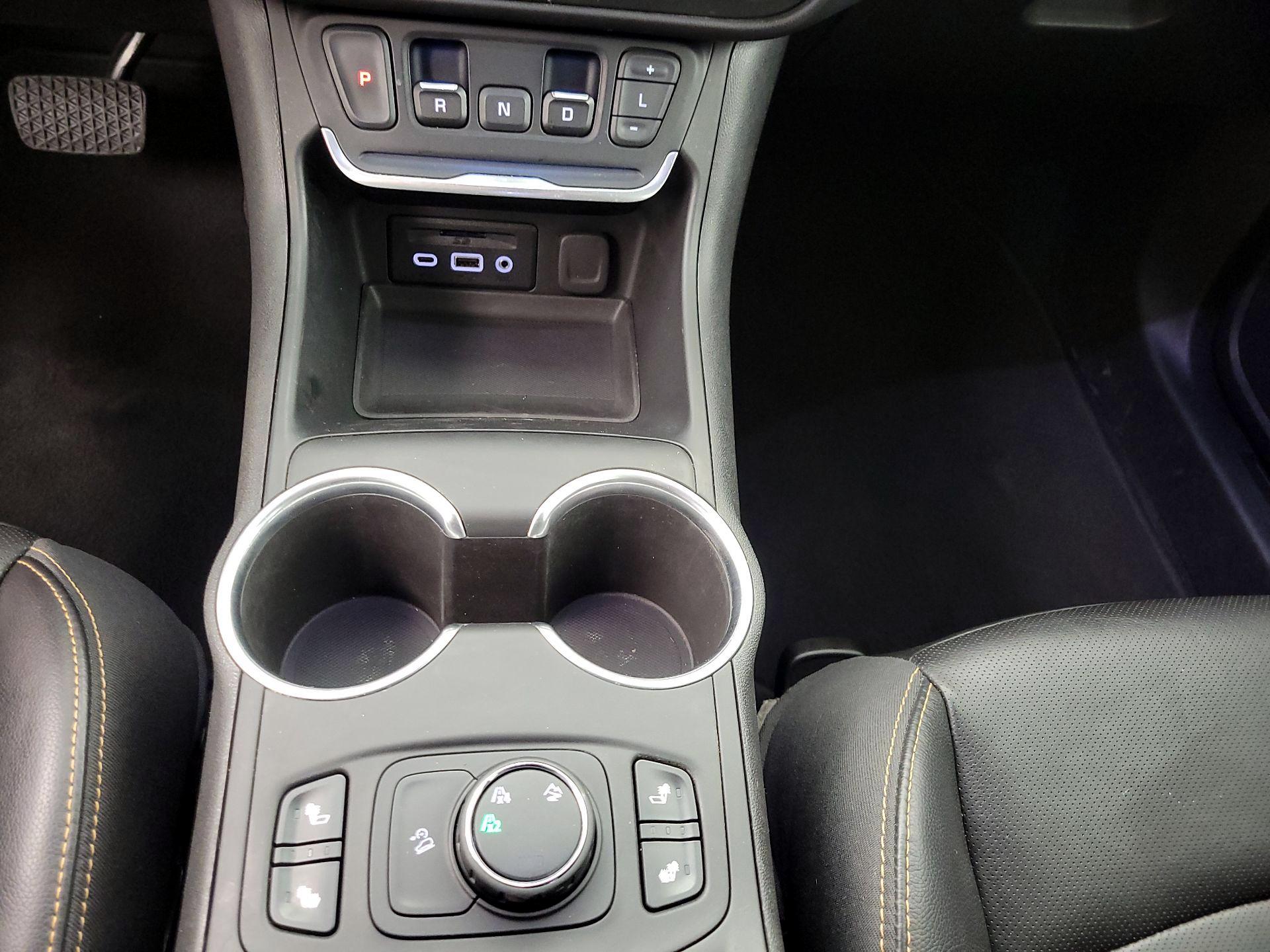 Thumbnail: 2019 GMC Terrain - 17
