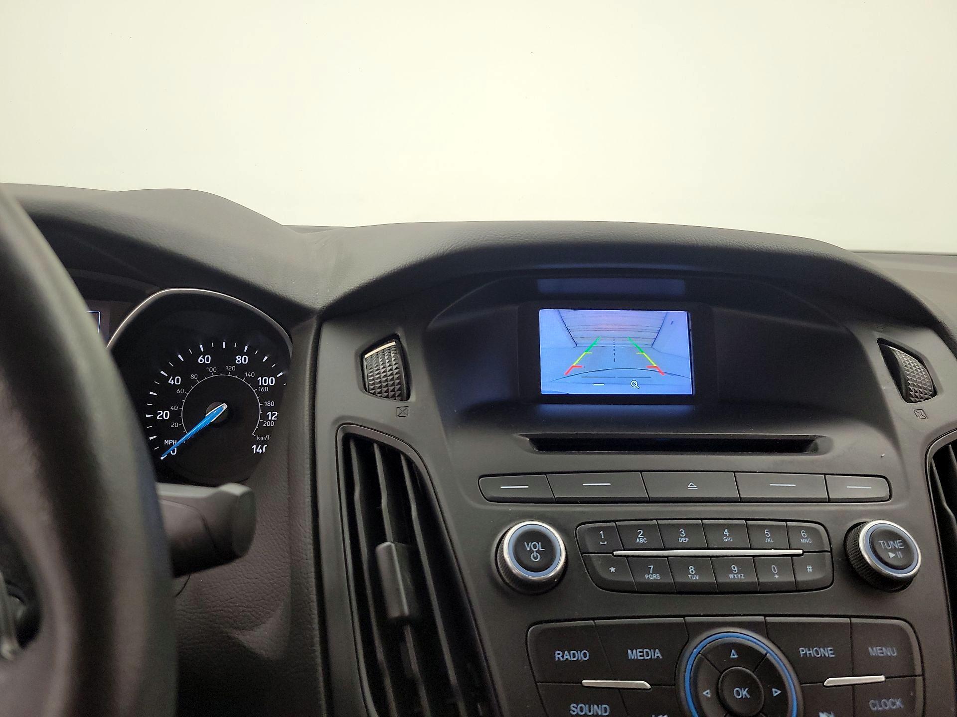 Thumbnail: 2016 Ford Focus - 14