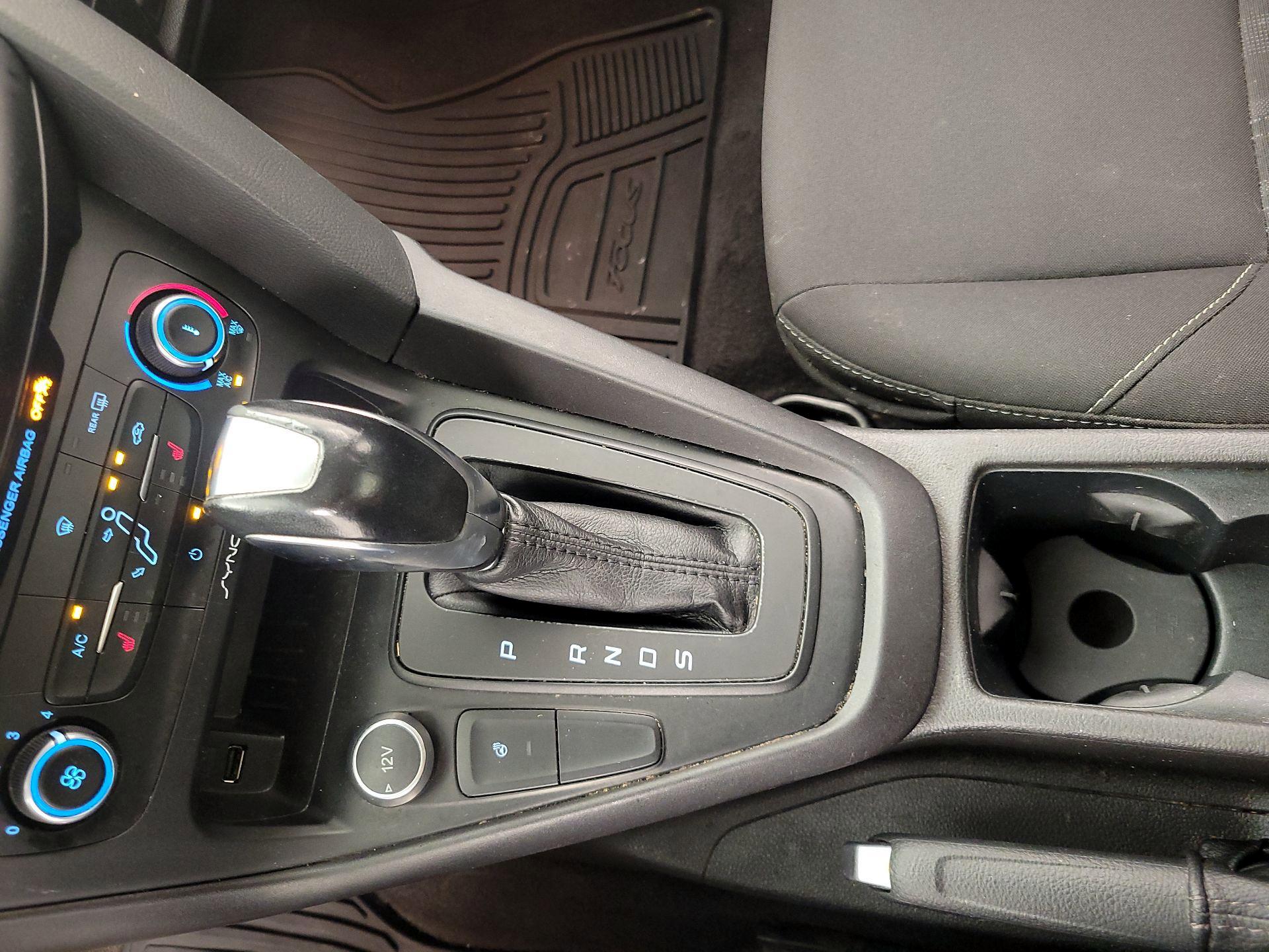 Thumbnail: 2016 Ford Focus - 17