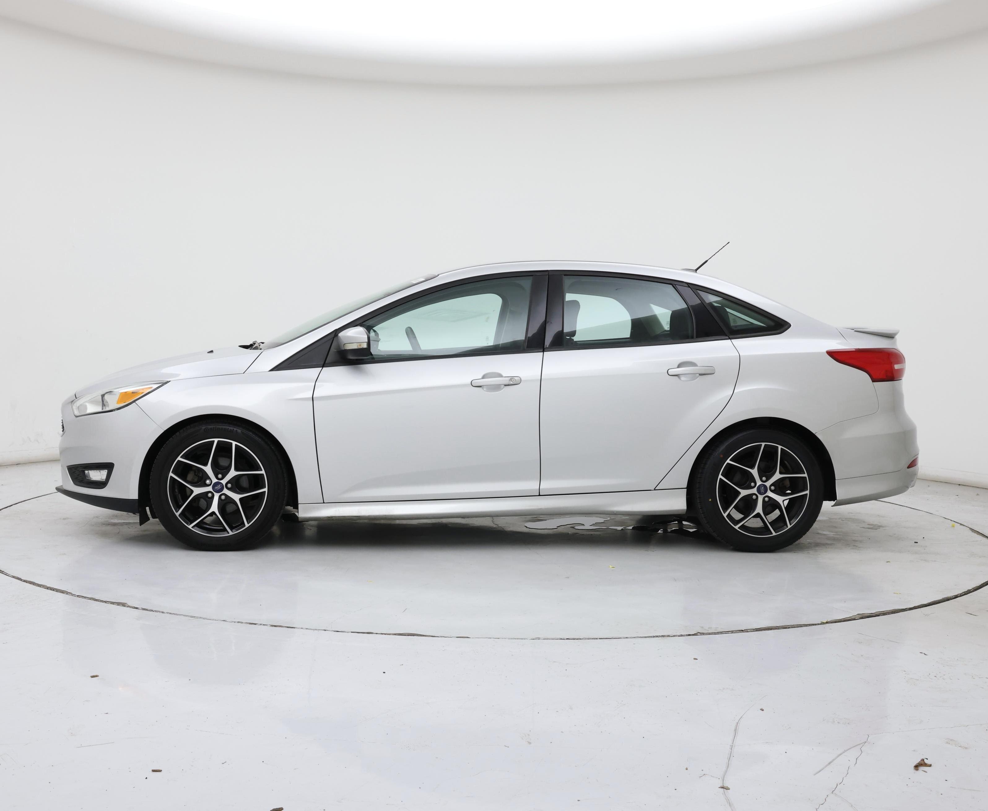 Thumbnail: 2016 Ford Focus - 3
