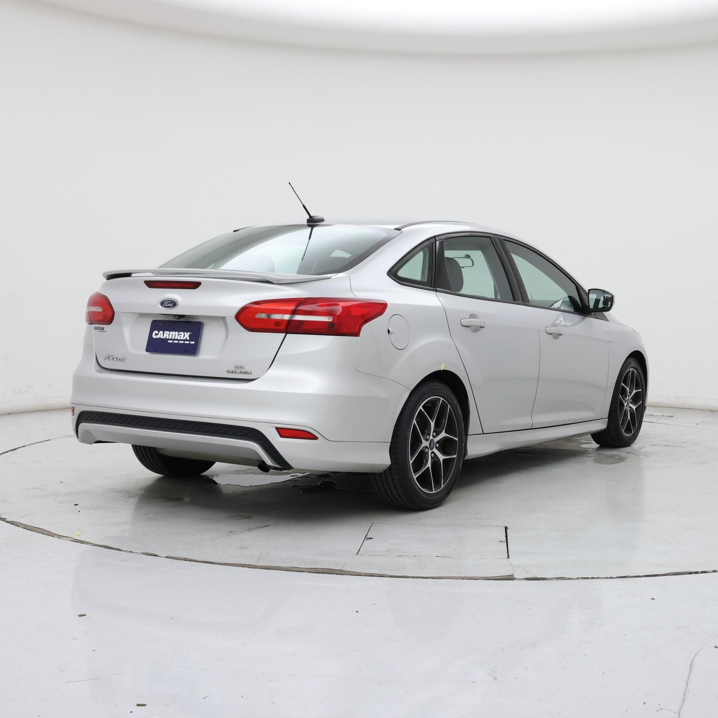 Thumbnail: 2016 Ford Focus - 8