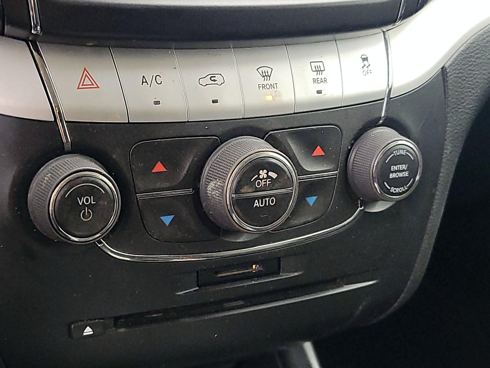 Thumbnail: 2015 Dodge Journey - 16