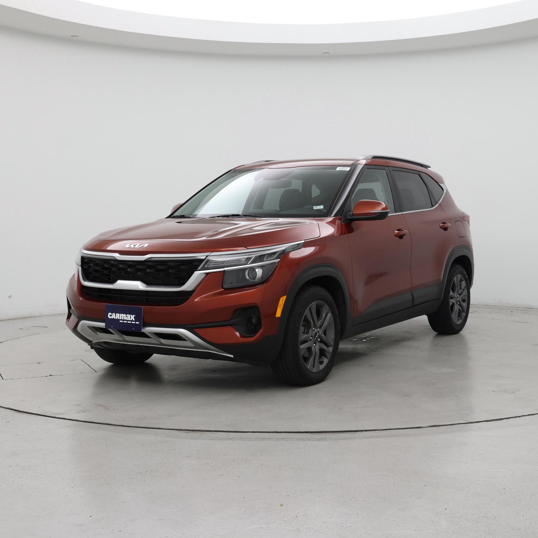 Thumbnail: 2023 Kia Seltos - 4
