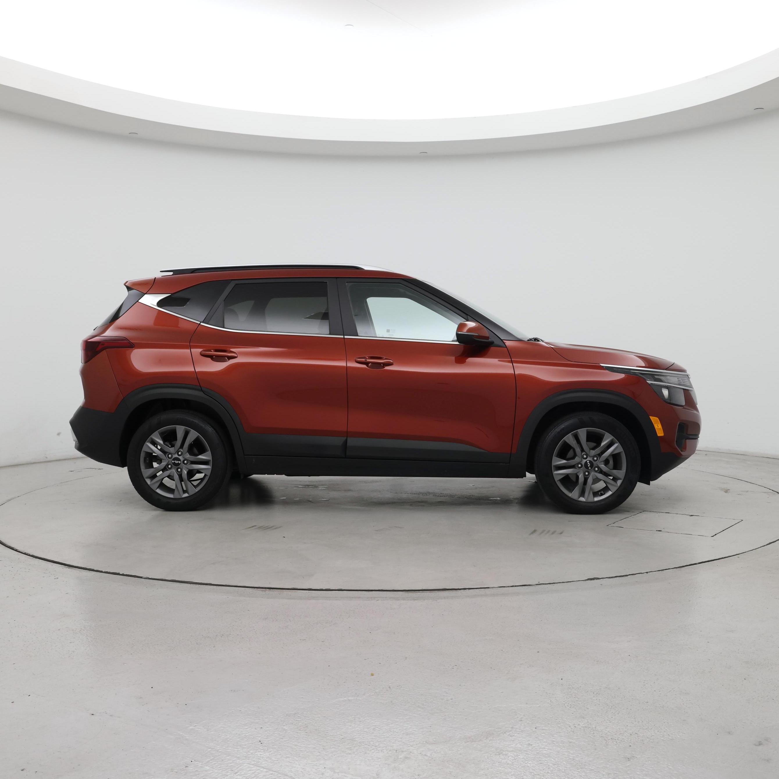 Thumbnail: 2023 Kia Seltos - 7