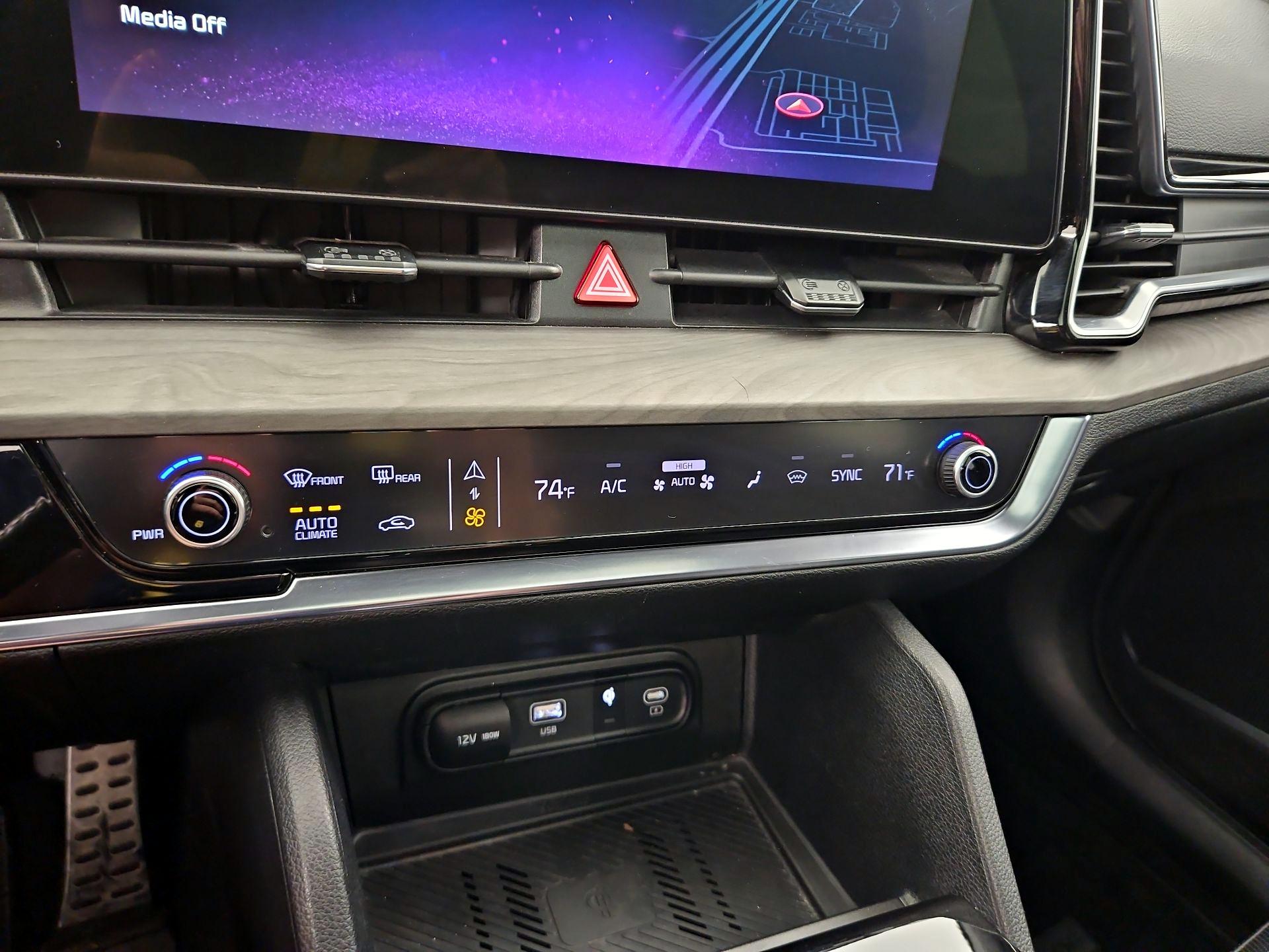 Thumbnail: 2023 Kia Sportage - 17