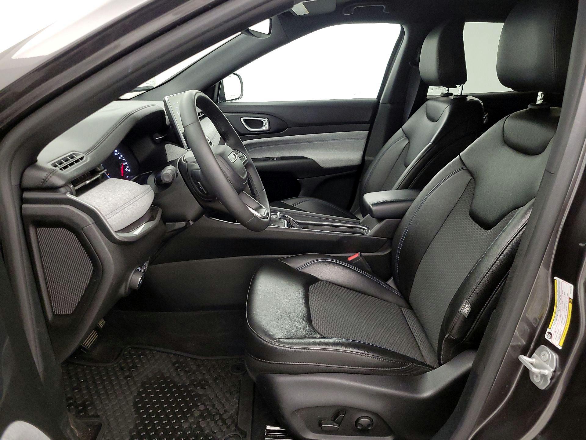 Thumbnail: 2023 Jeep Compass - 11