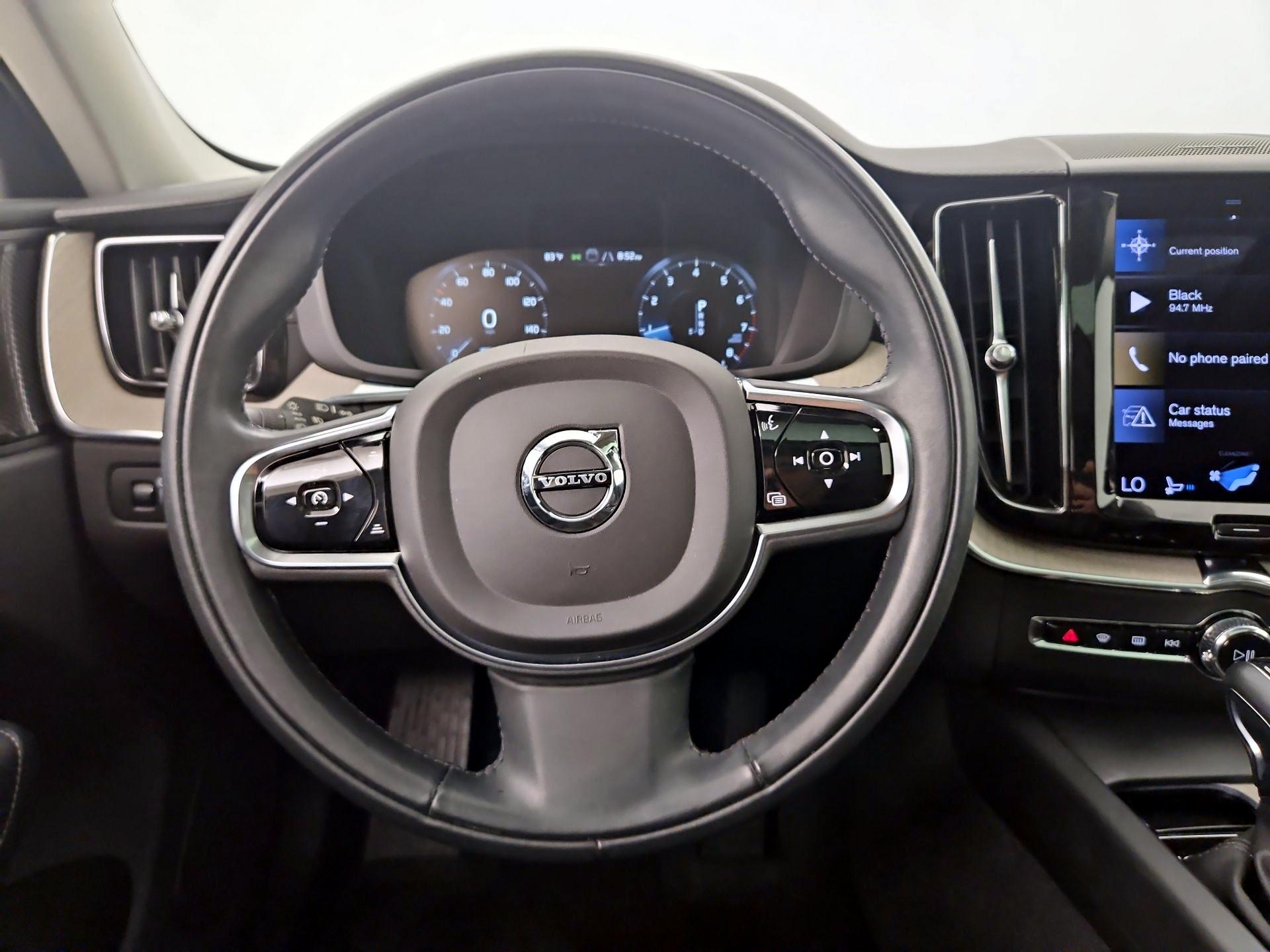 Thumbnail: 2021 Volvo XC60 - 10