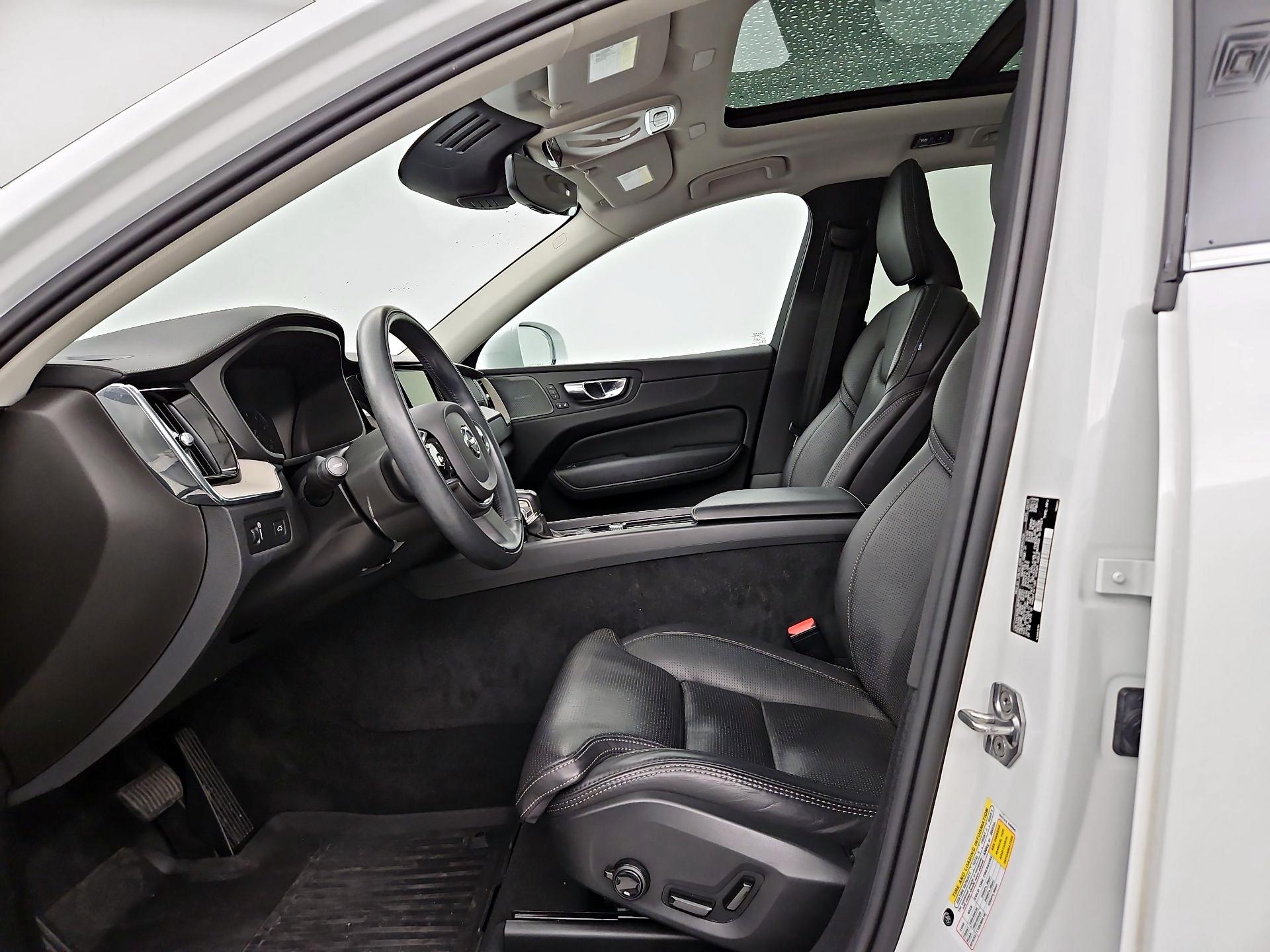 Thumbnail: 2021 Volvo XC60 - 11