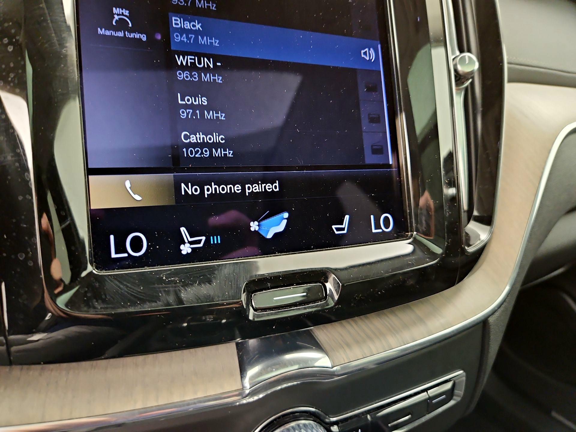 Thumbnail: 2021 Volvo XC60 - 17