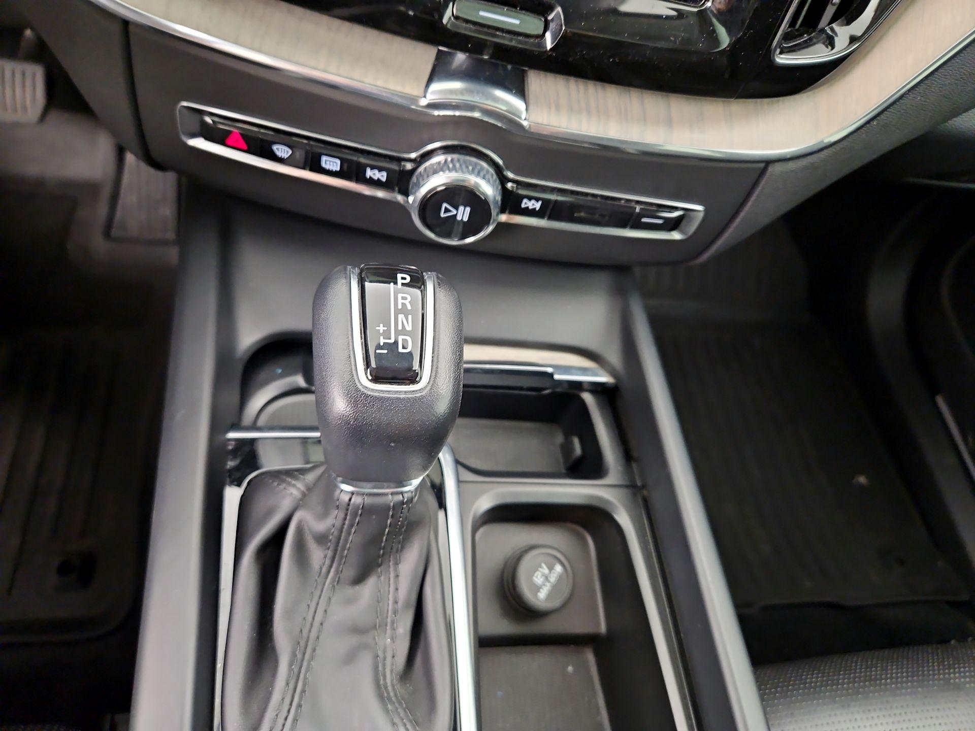 Thumbnail: 2021 Volvo XC60 - 18