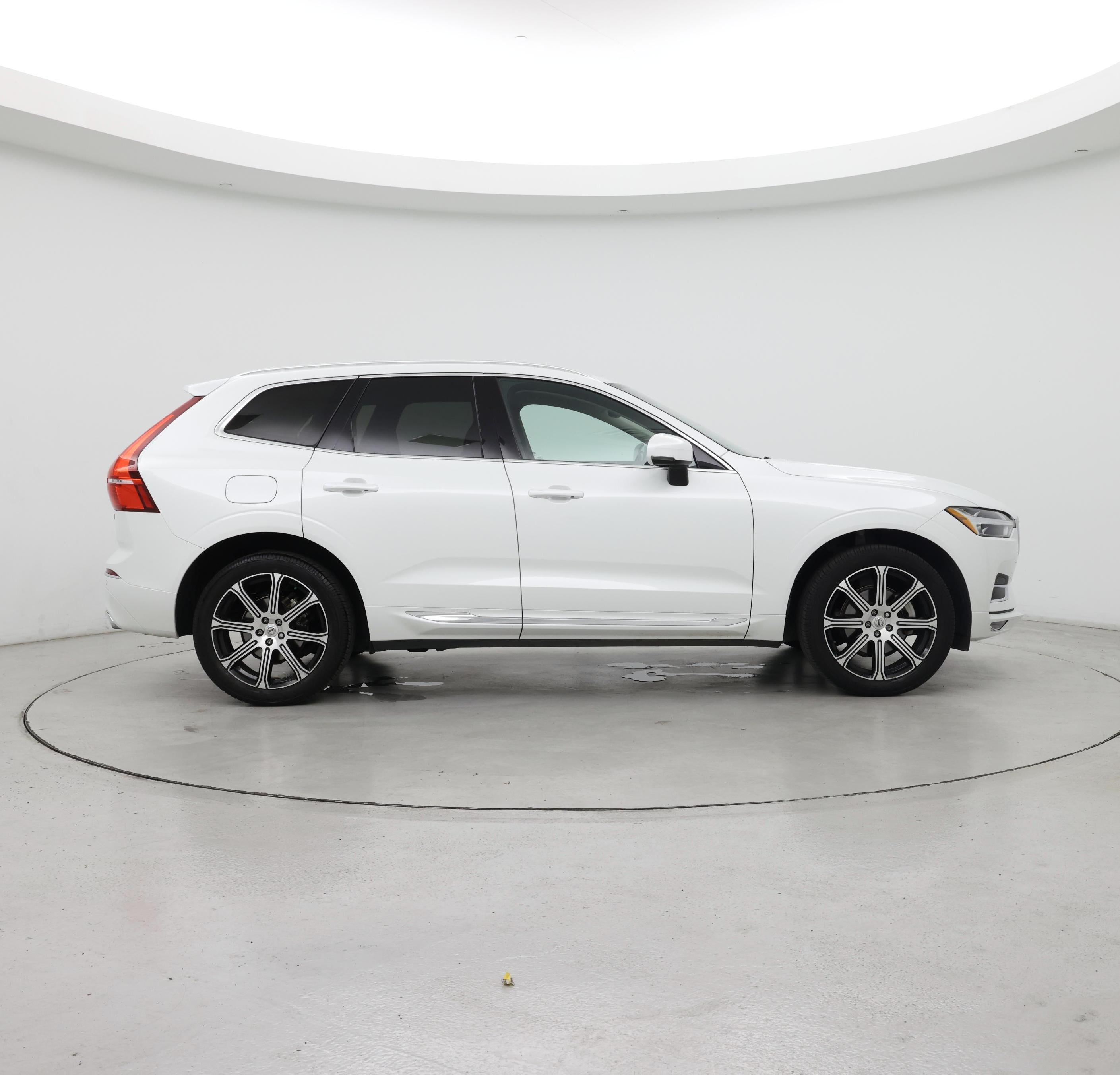 Thumbnail: 2021 Volvo XC60 - 7