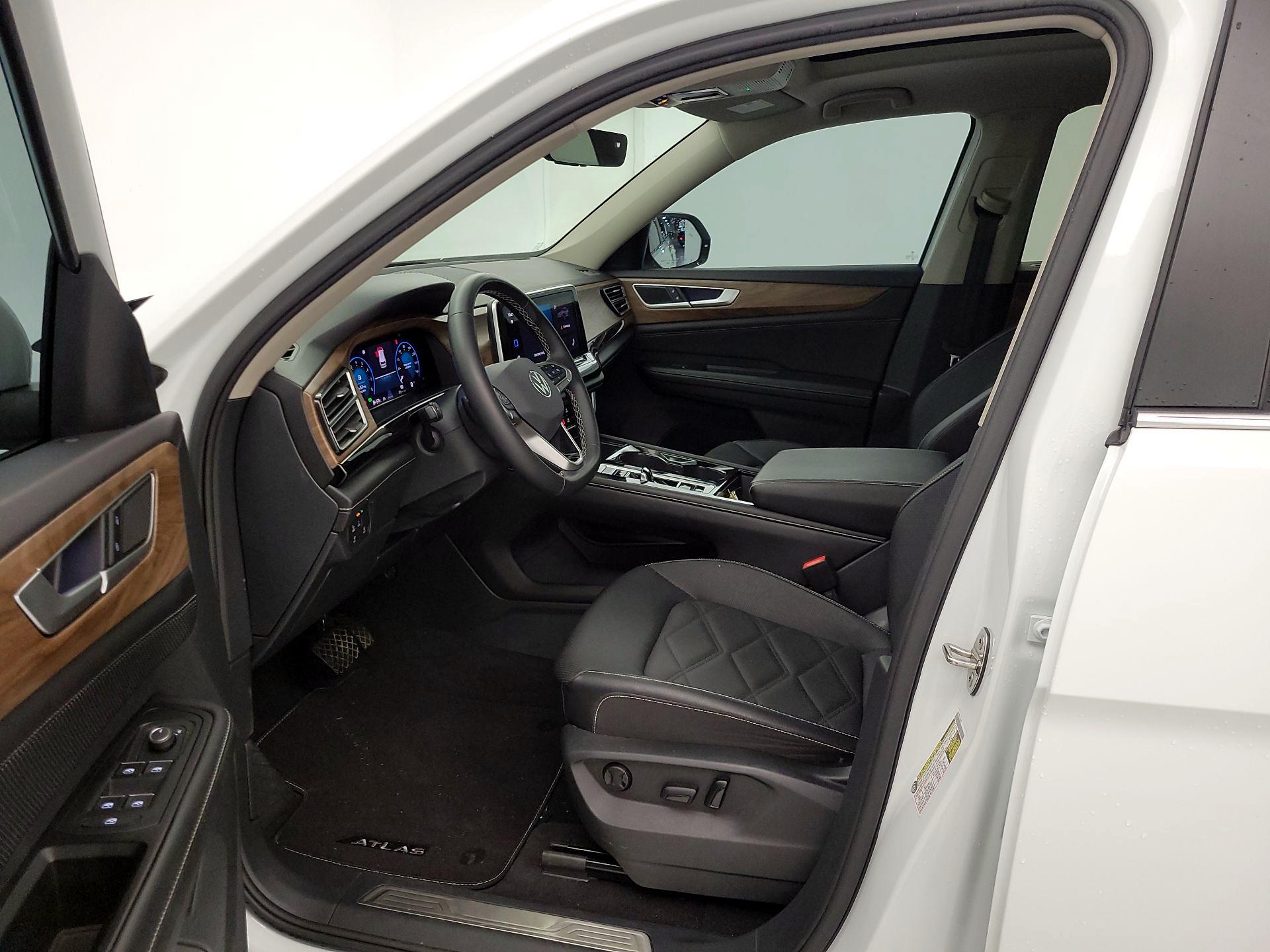 Thumbnail: 2024 Volkswagen Atlas - 11