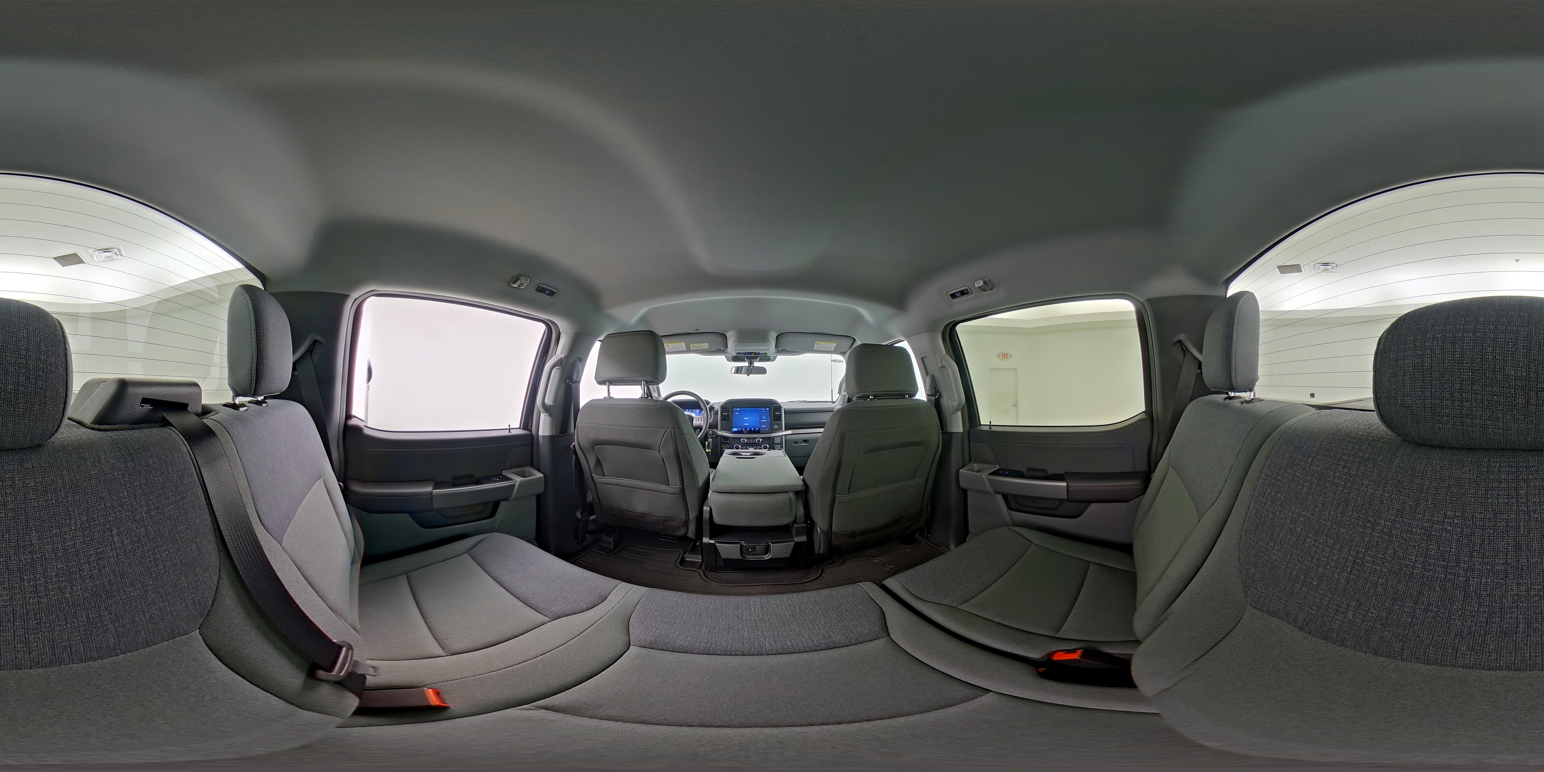 2025 Ford F-150 XLT - Photo 25