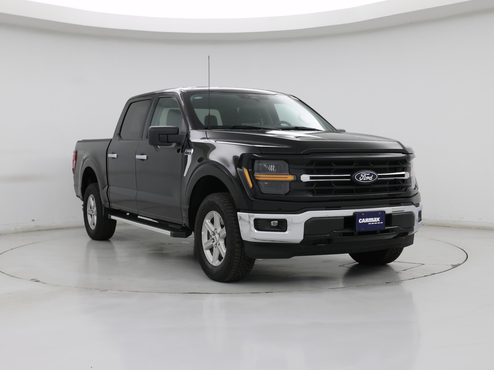 2025 Ford F-150 XLT - Photo 2