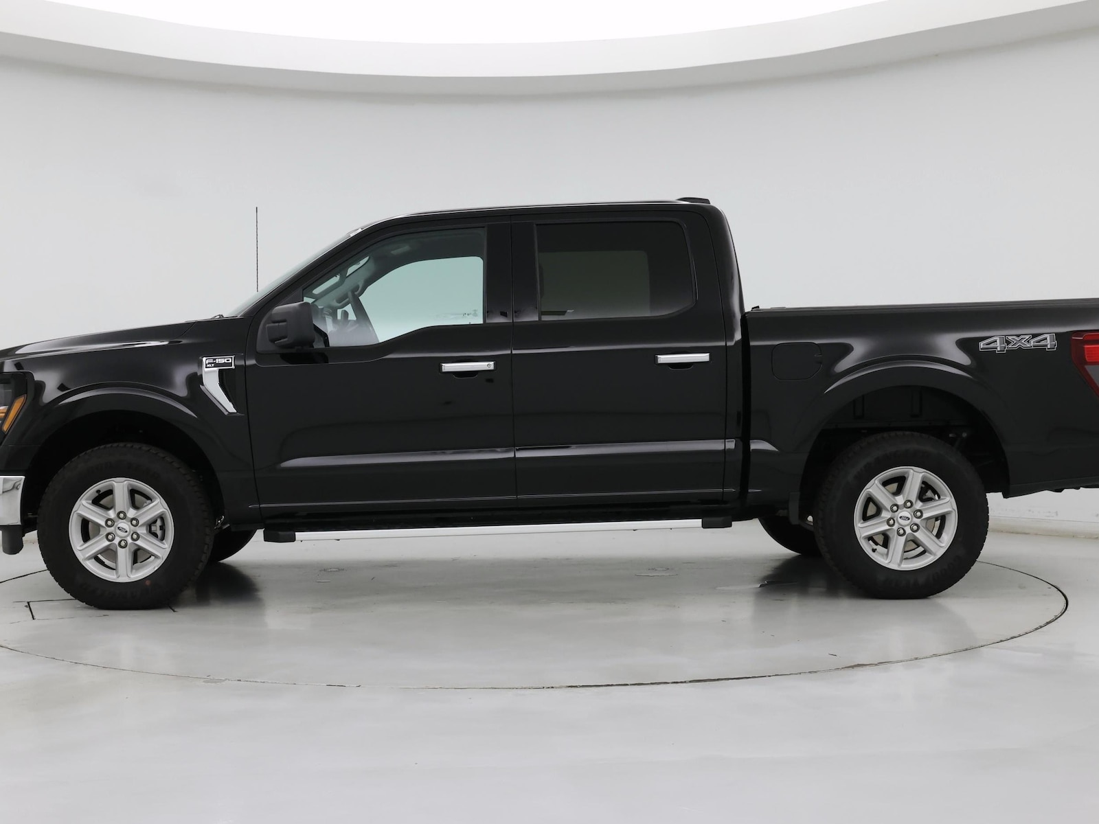 2025 Ford F-150 XLT - Photo 4