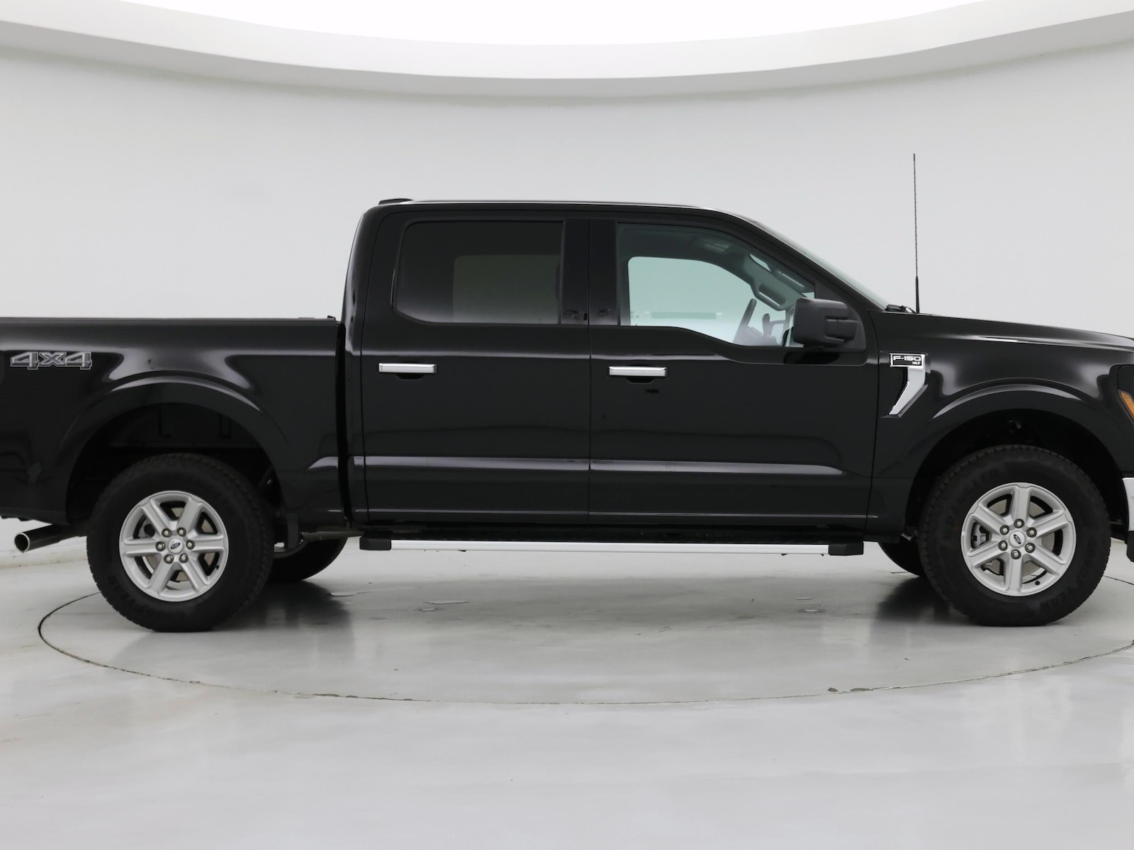 2025 Ford F-150 XLT - Photo 8