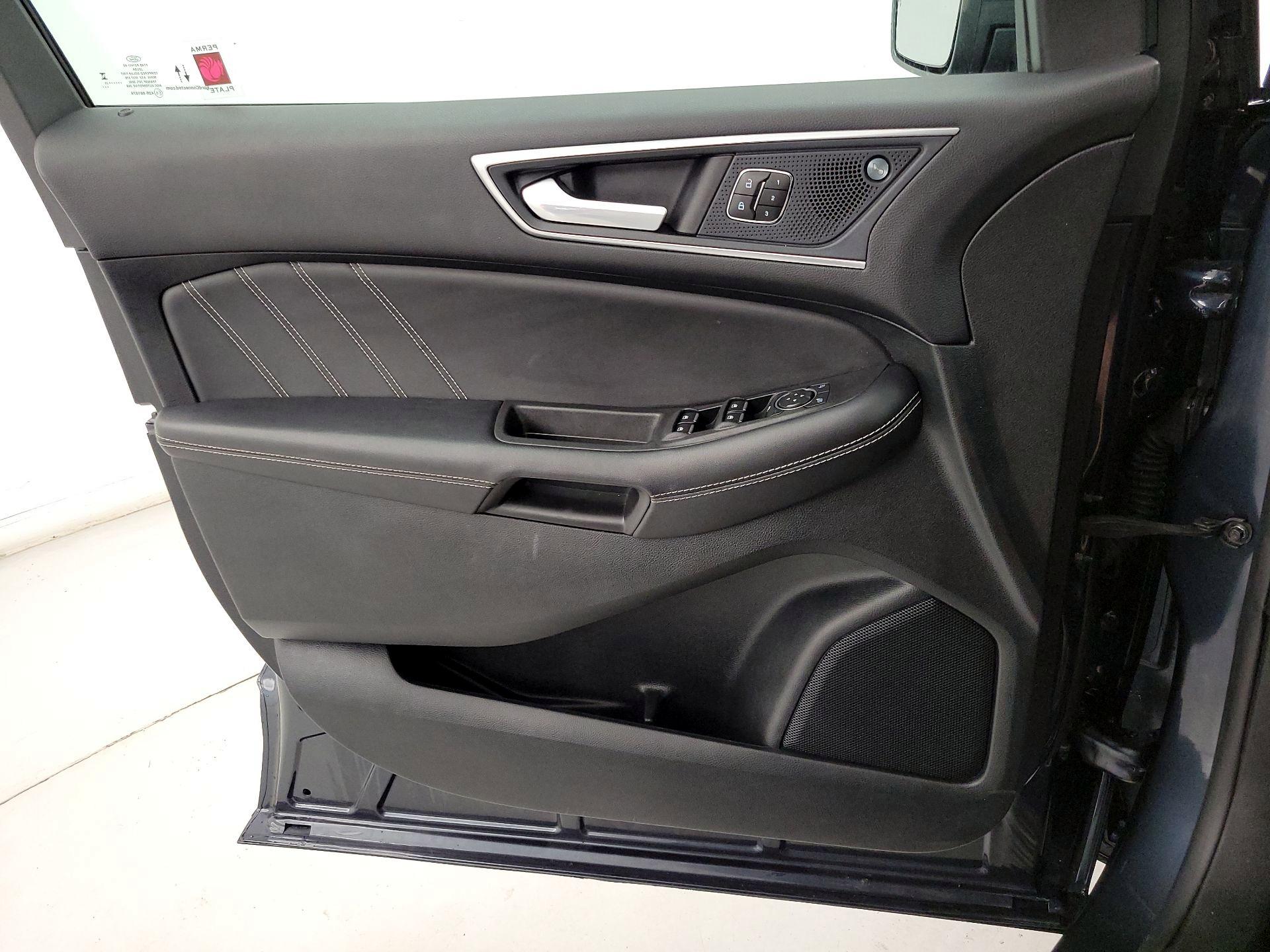 Thumbnail: 2023 Ford Edge - 12