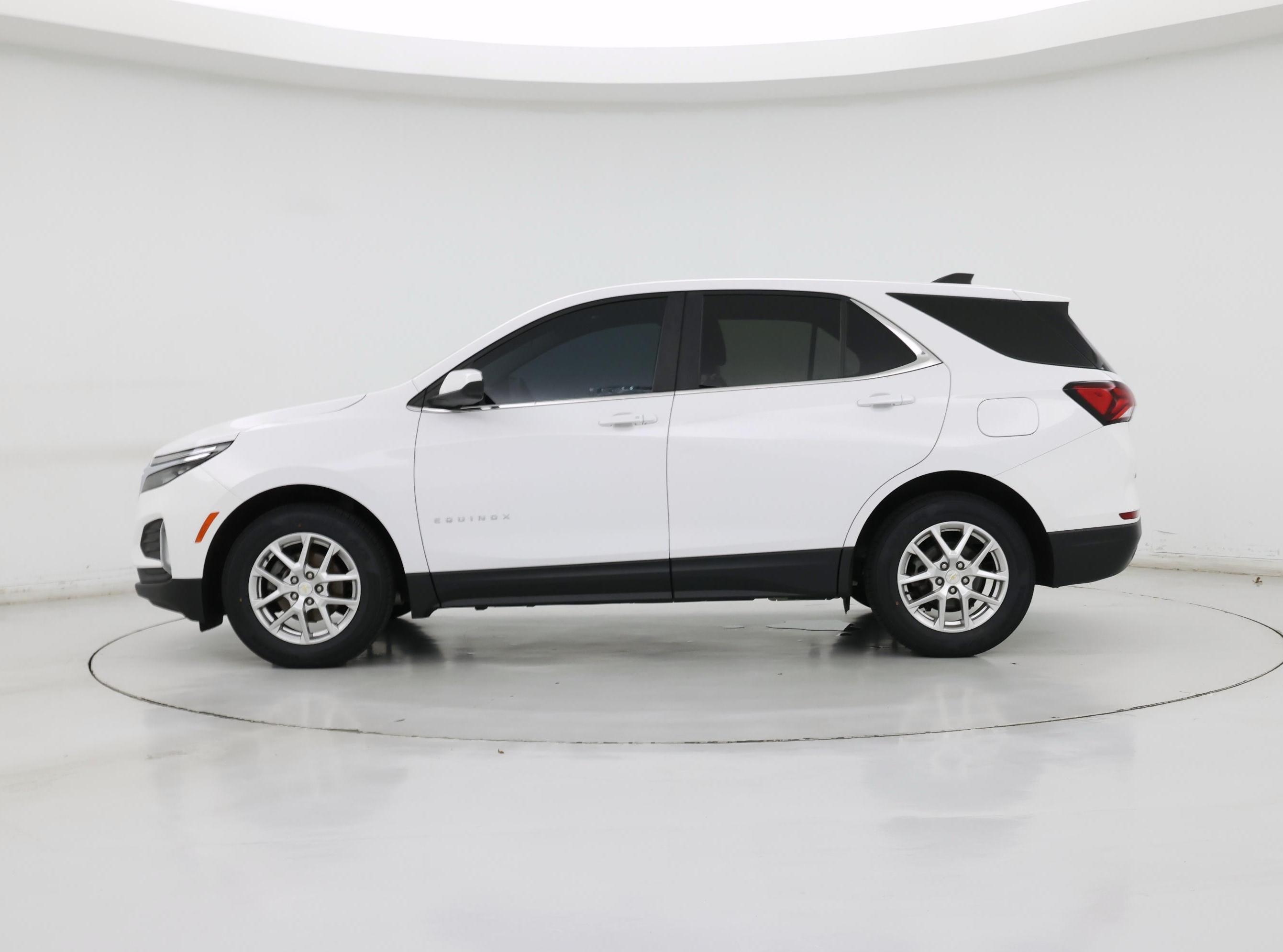 Thumbnail: 2022 Chevrolet Equinox - 3