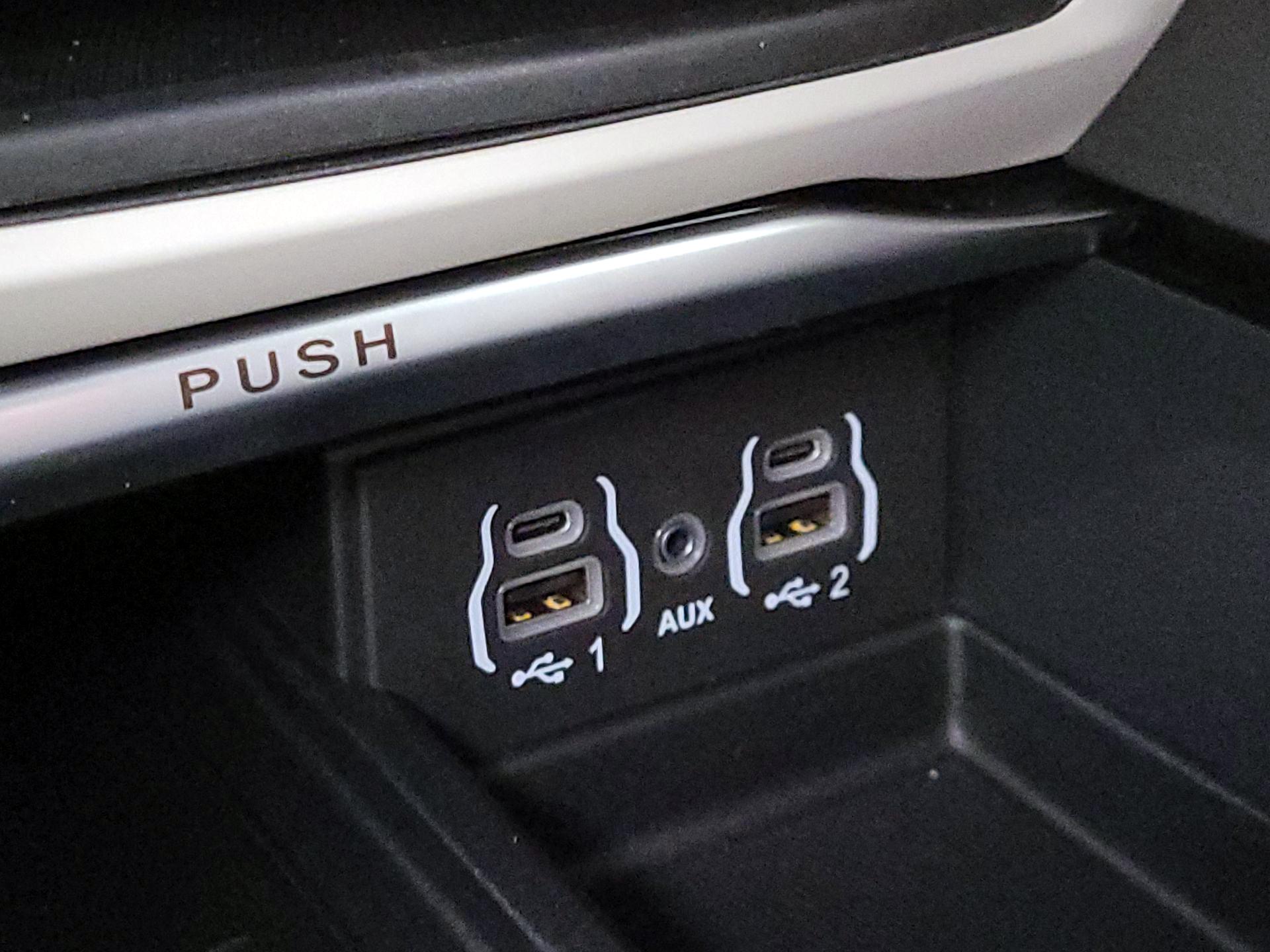 Thumbnail: 2022 Chrysler Pacifica - 19