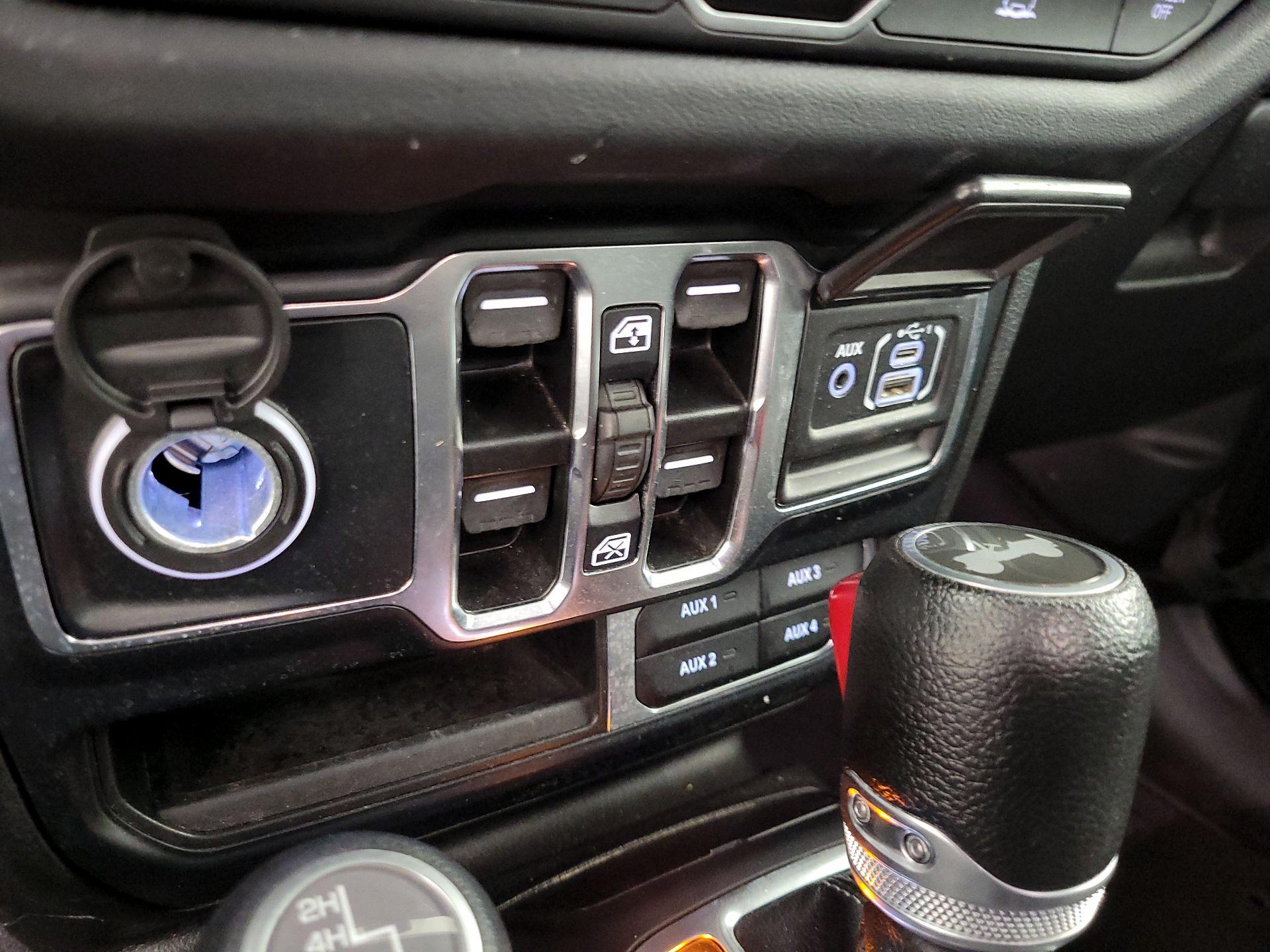 Thumbnail: 2024 Jeep Wrangler - 18