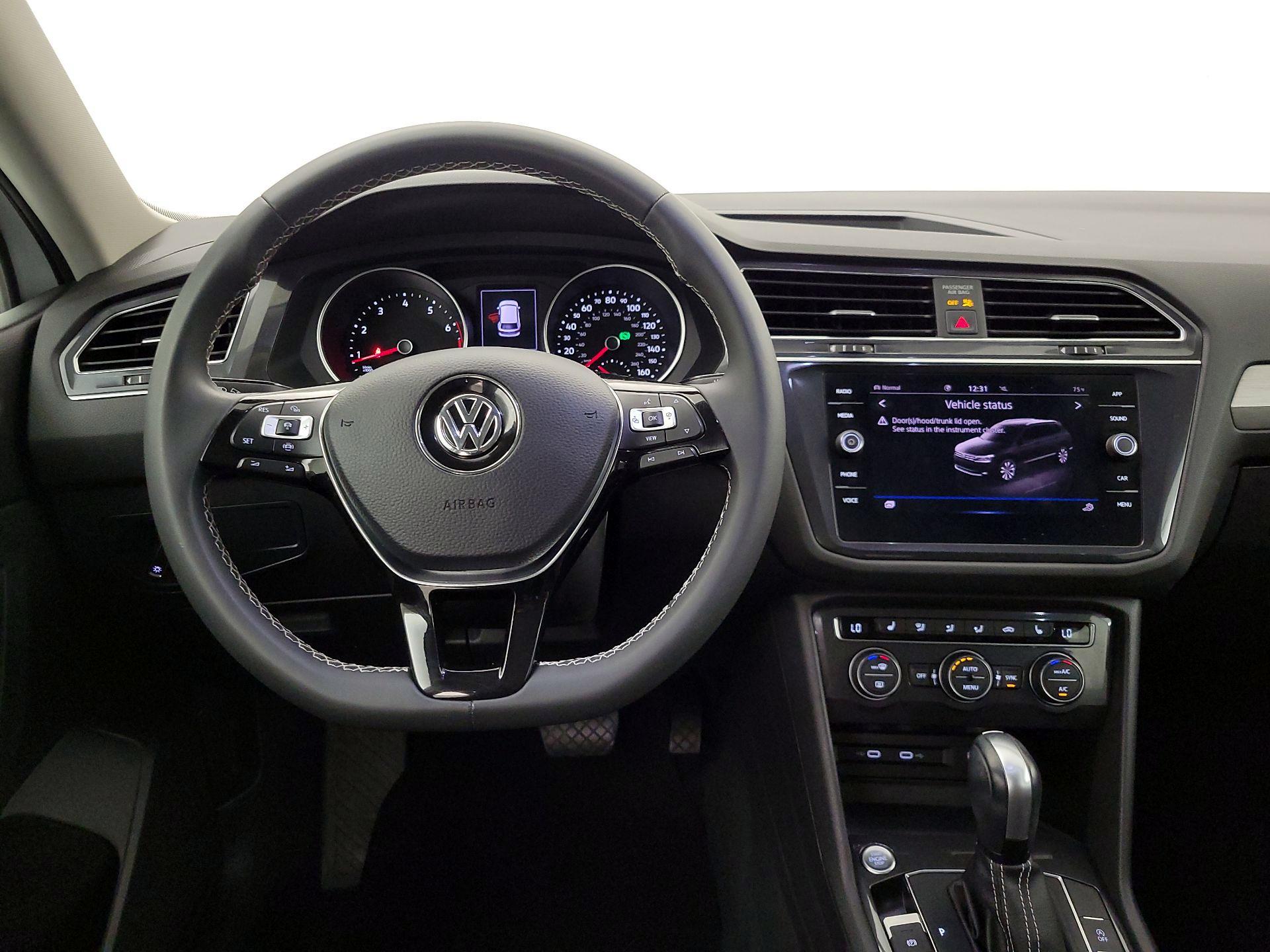 Thumbnail: 2021 Volkswagen Tiguan - 10