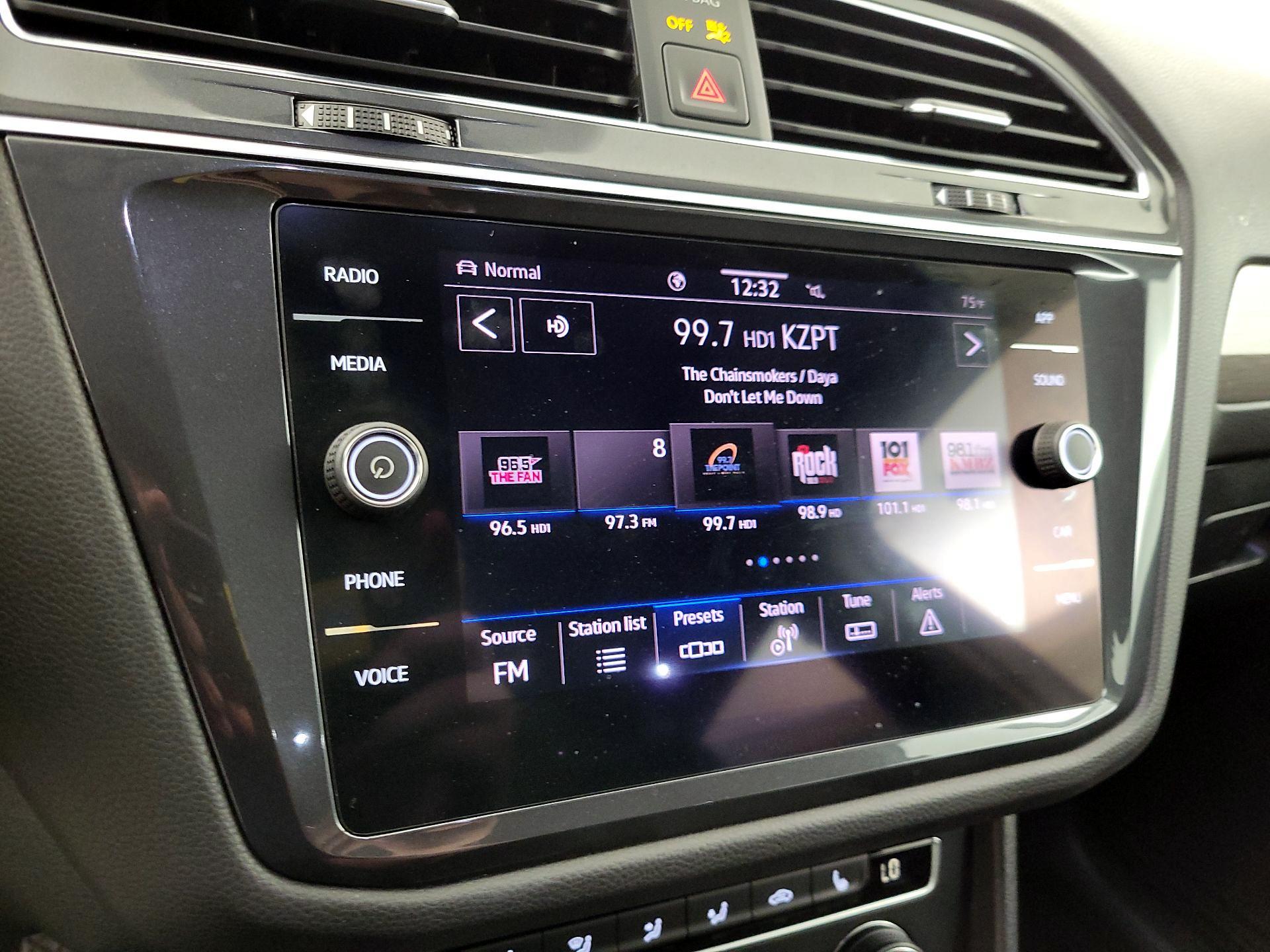 Thumbnail: 2021 Volkswagen Tiguan - 15