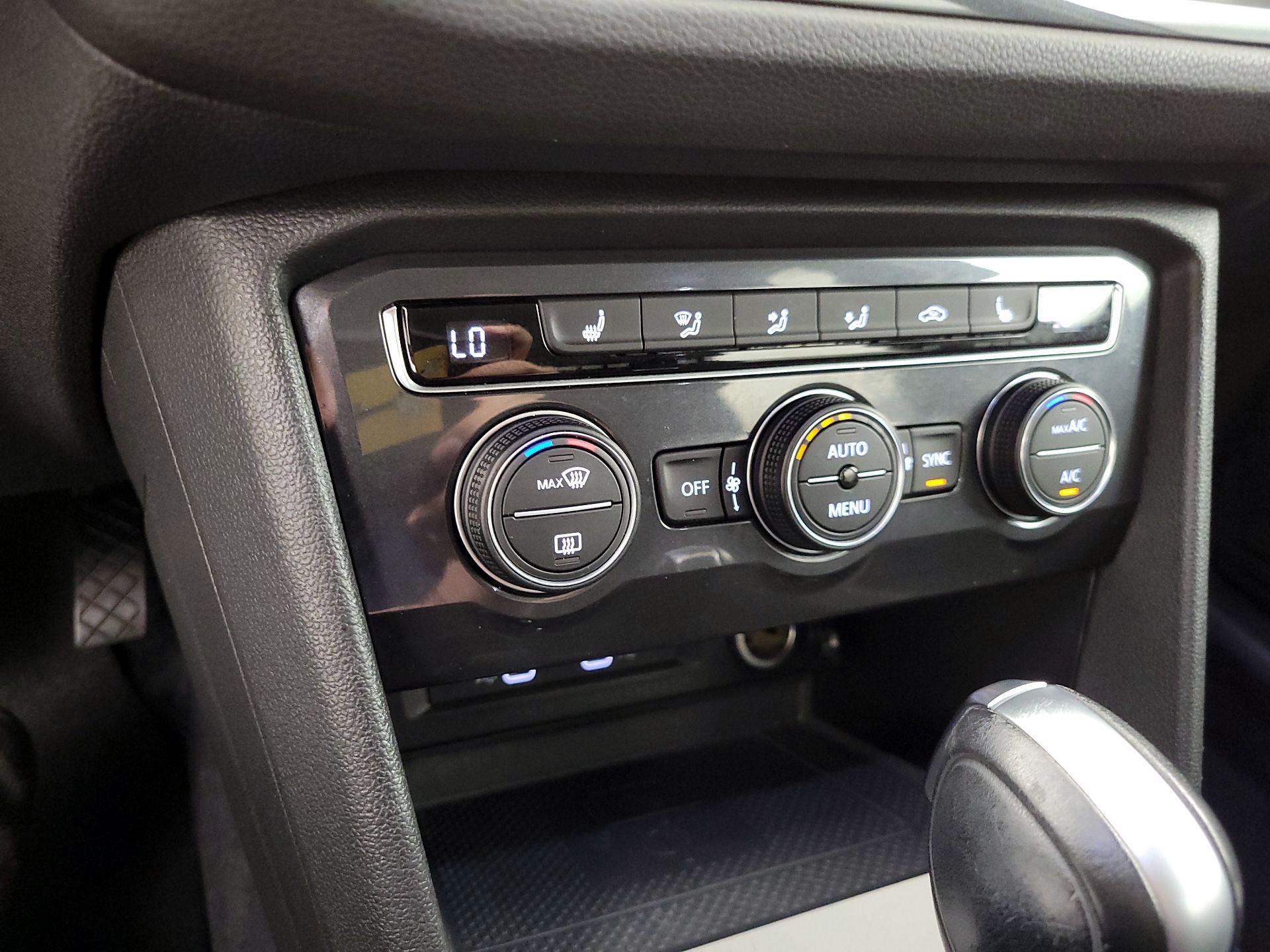 Thumbnail: 2021 Volkswagen Tiguan - 16