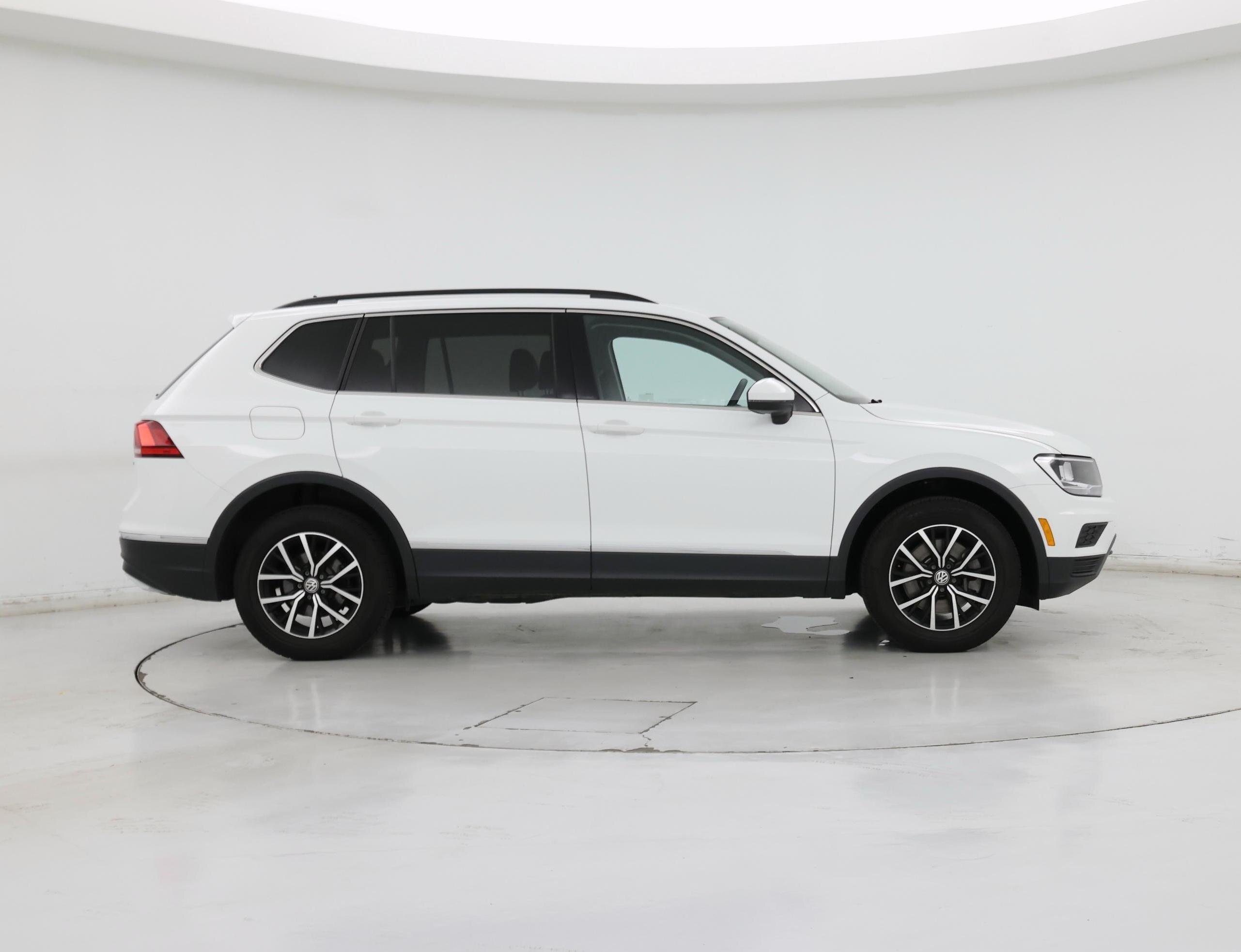 Thumbnail: 2021 Volkswagen Tiguan - 7