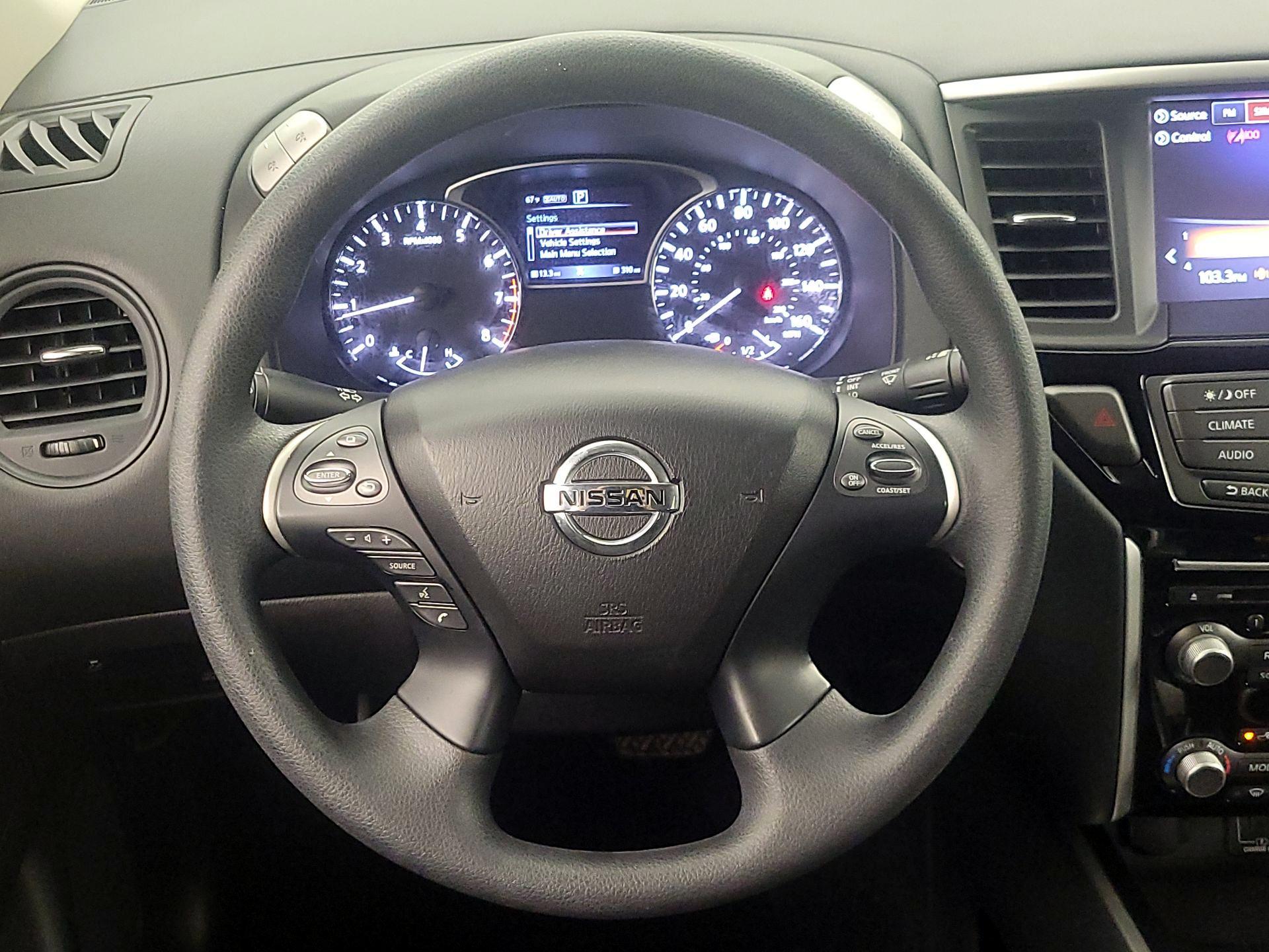 Thumbnail: 2019 Nissan Pathfinder - 10