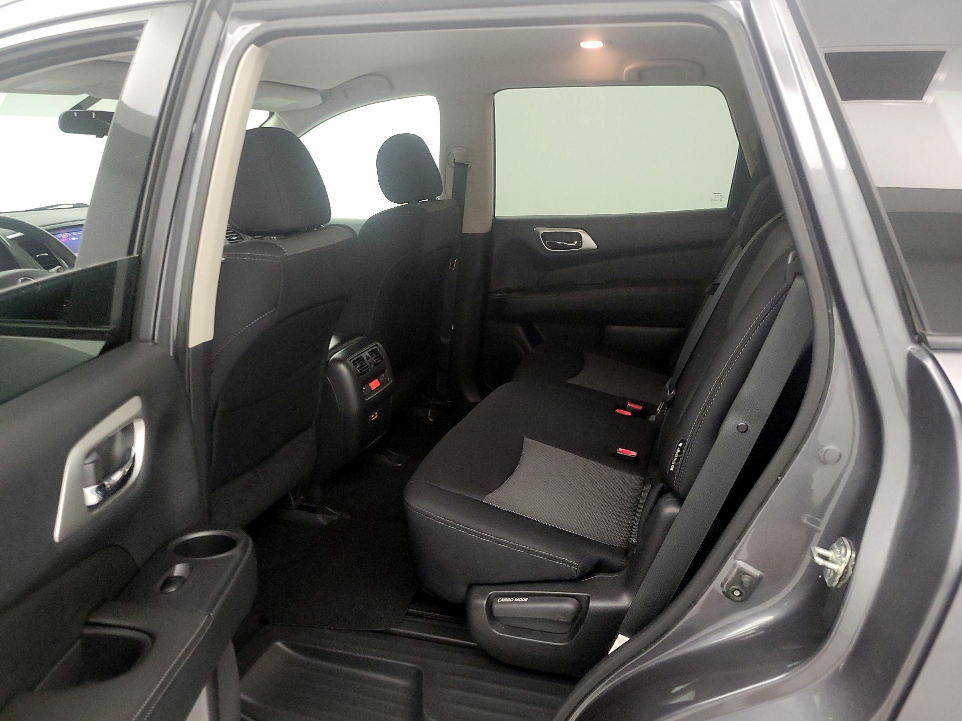 Thumbnail: 2019 Nissan Pathfinder - 18