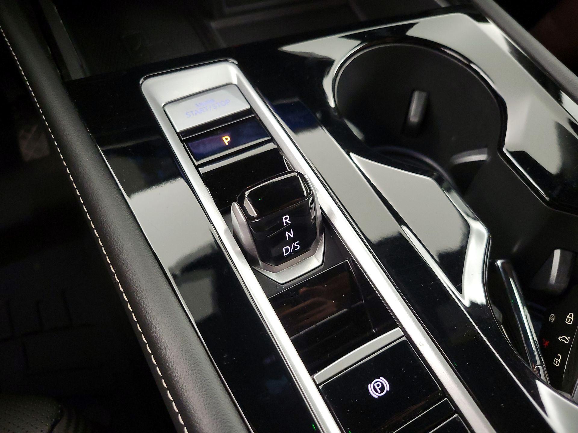 Thumbnail: 2024 Volkswagen Atlas - 17