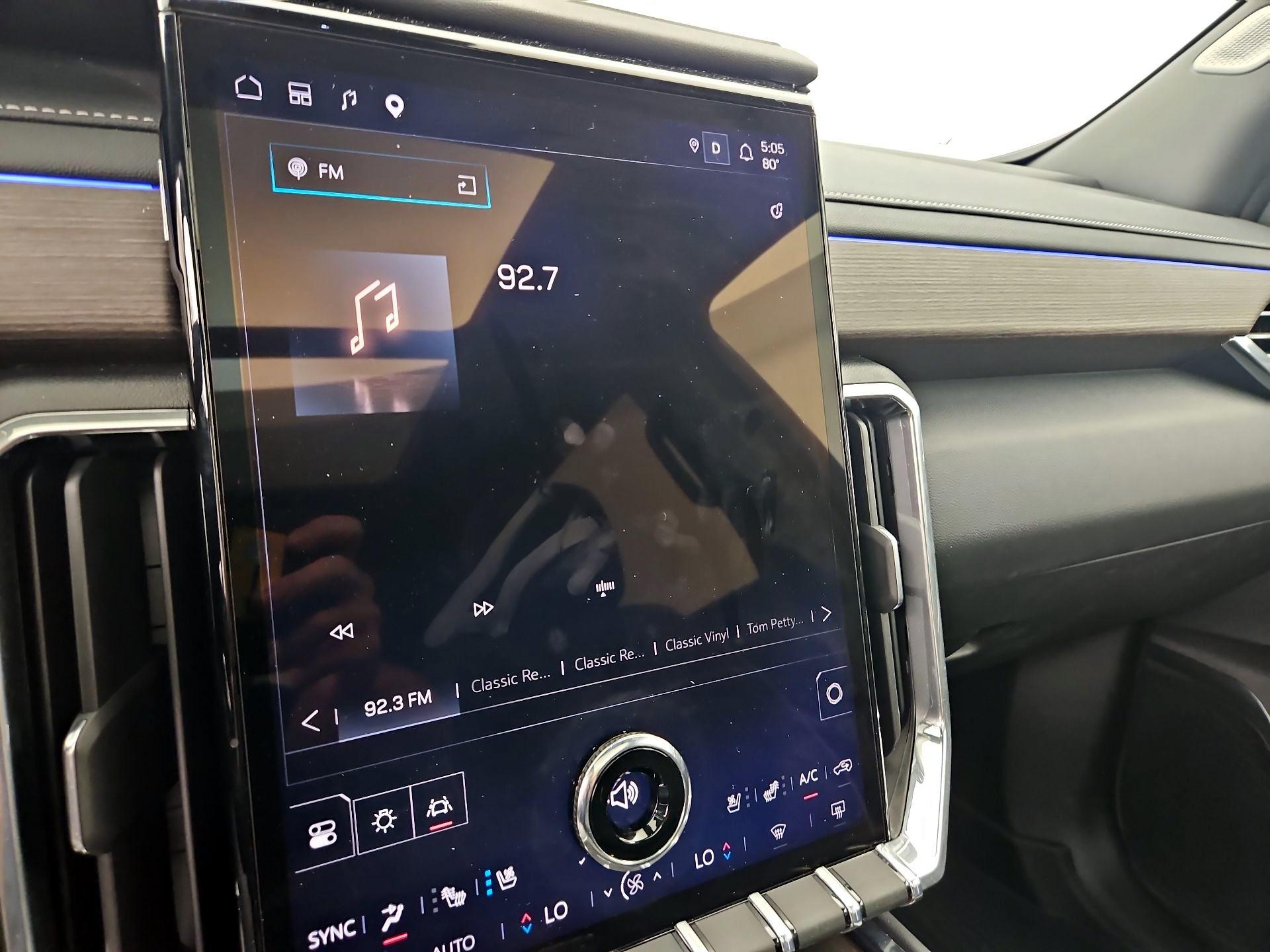 Thumbnail: 2025 GMC Acadia - 16