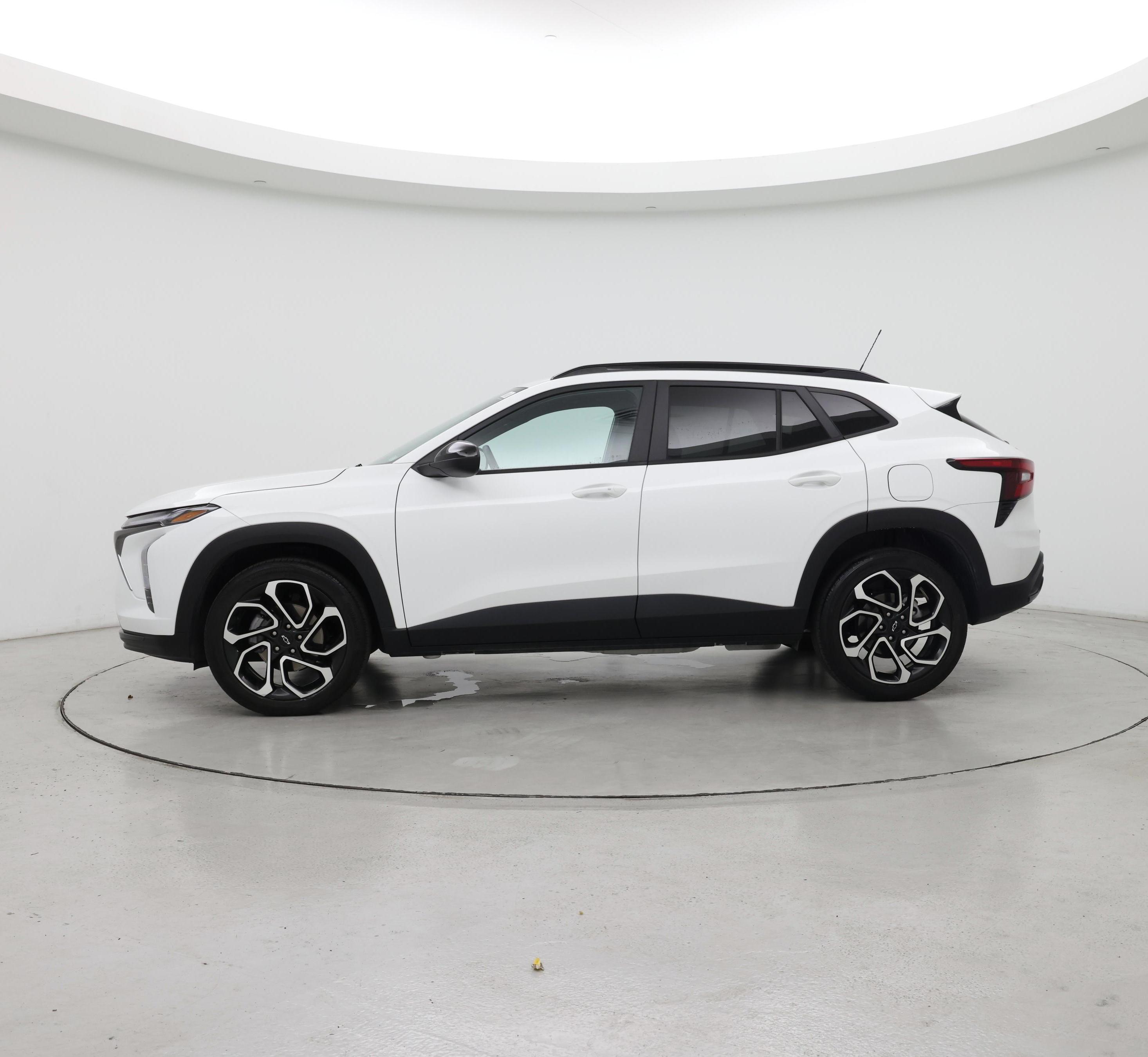Thumbnail: 2024 Chevrolet Trax - 3