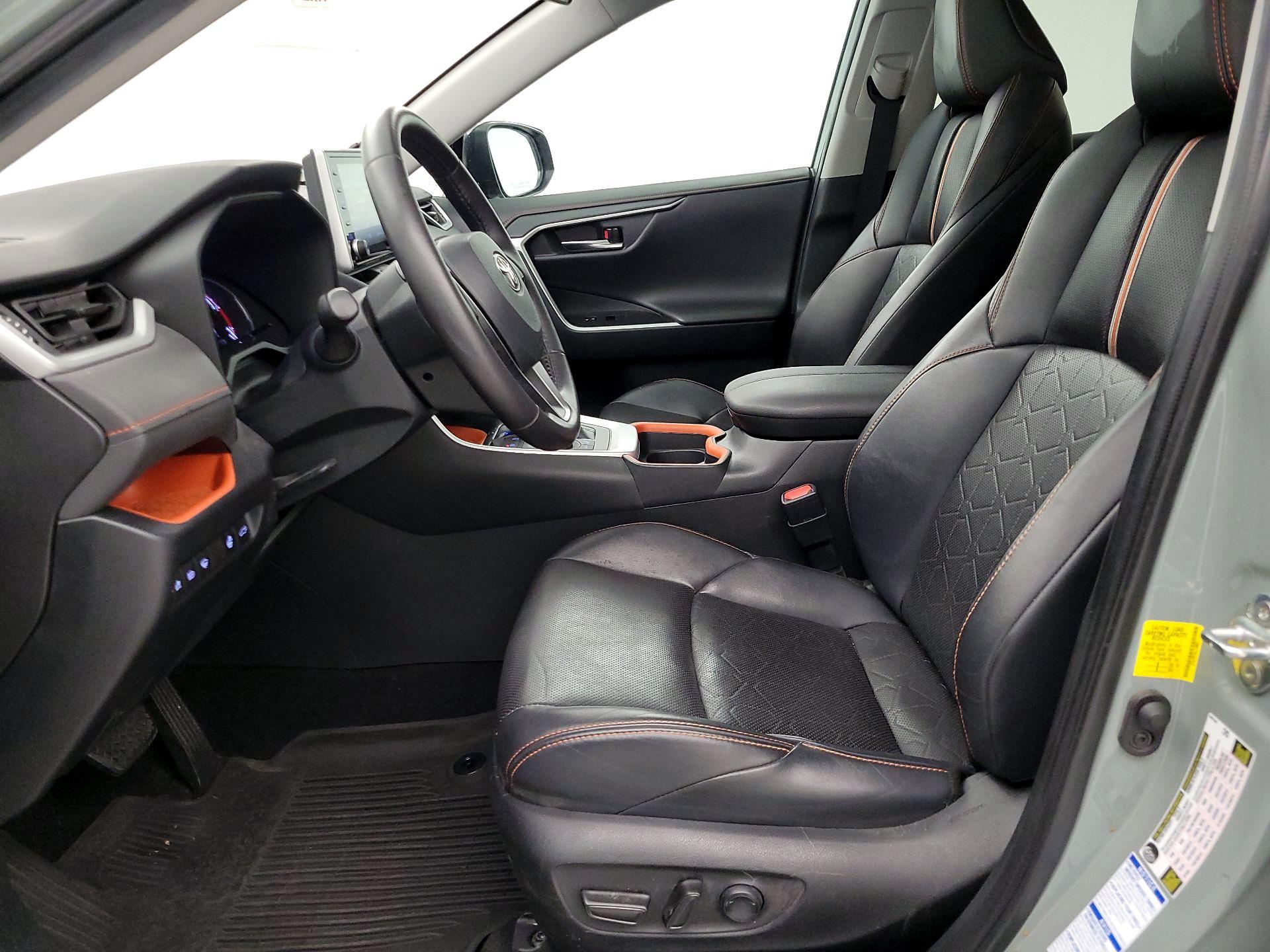 Thumbnail: 2020 Toyota RAV4 - 11