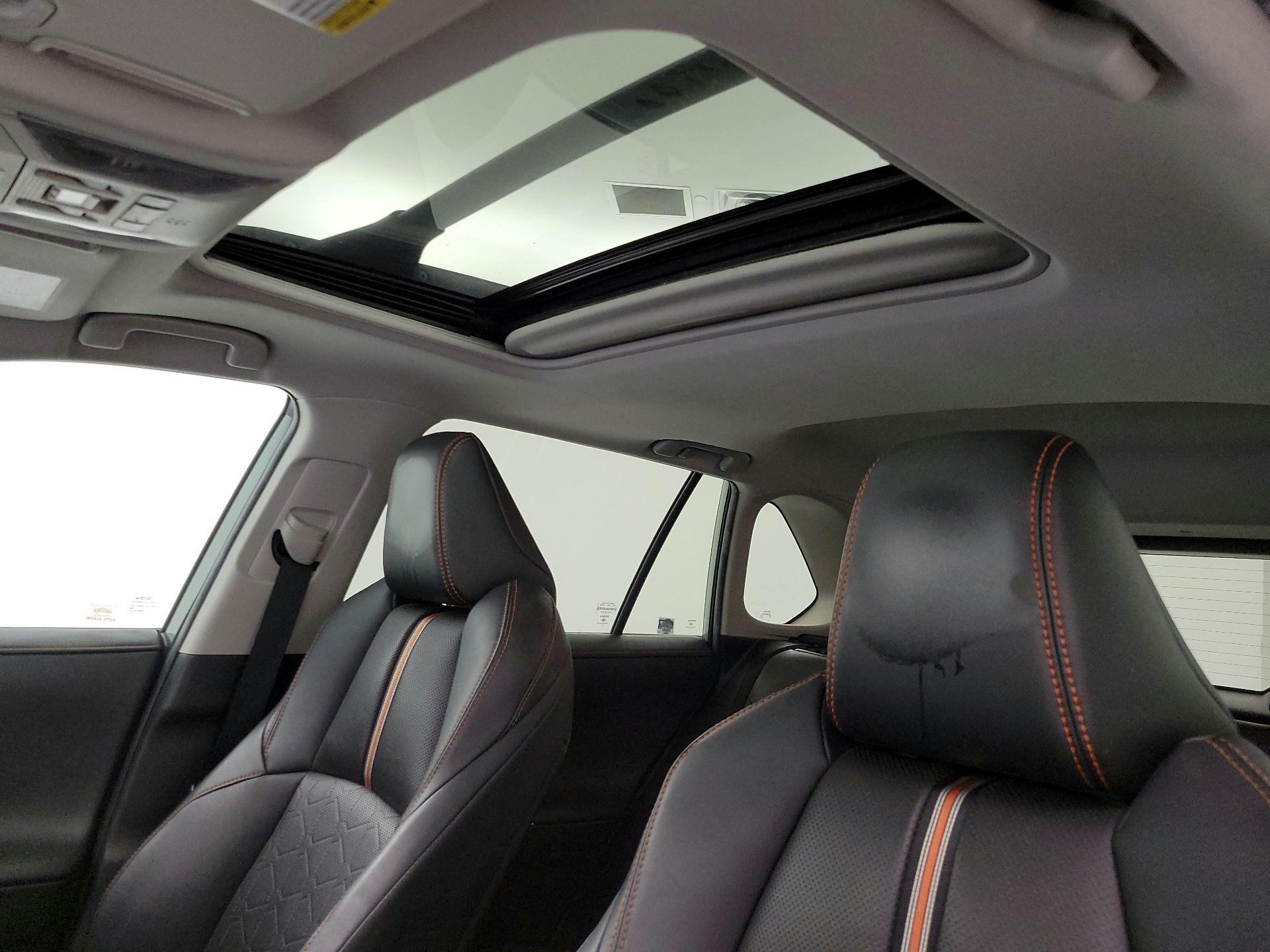 Thumbnail: 2020 Toyota RAV4 - 19