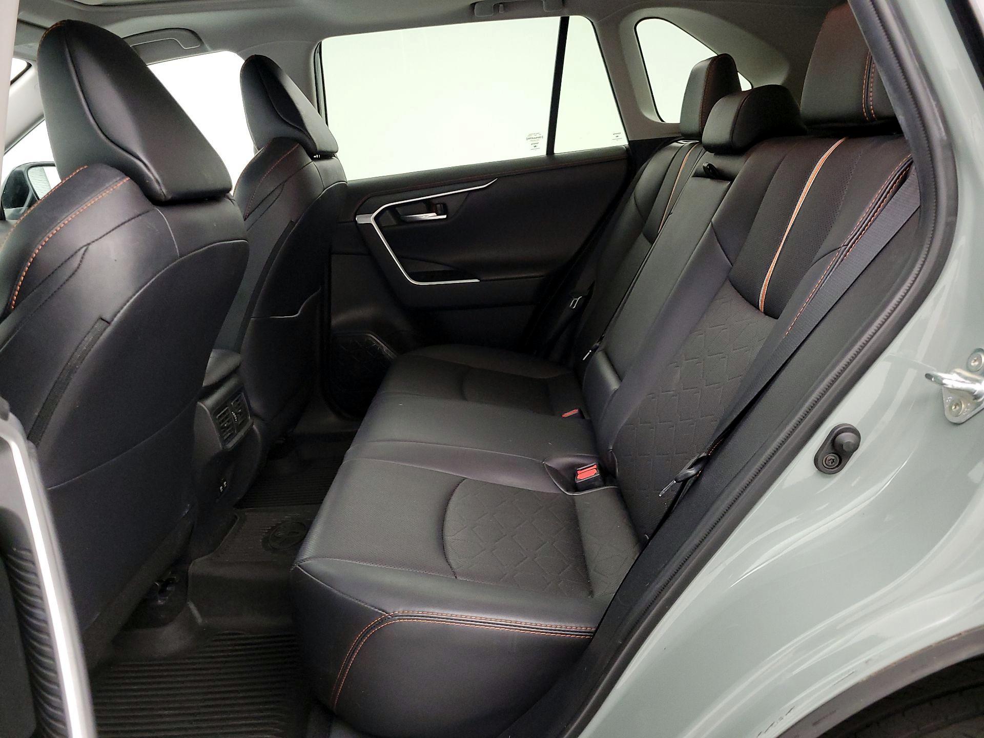 Thumbnail: 2020 Toyota RAV4 - 20