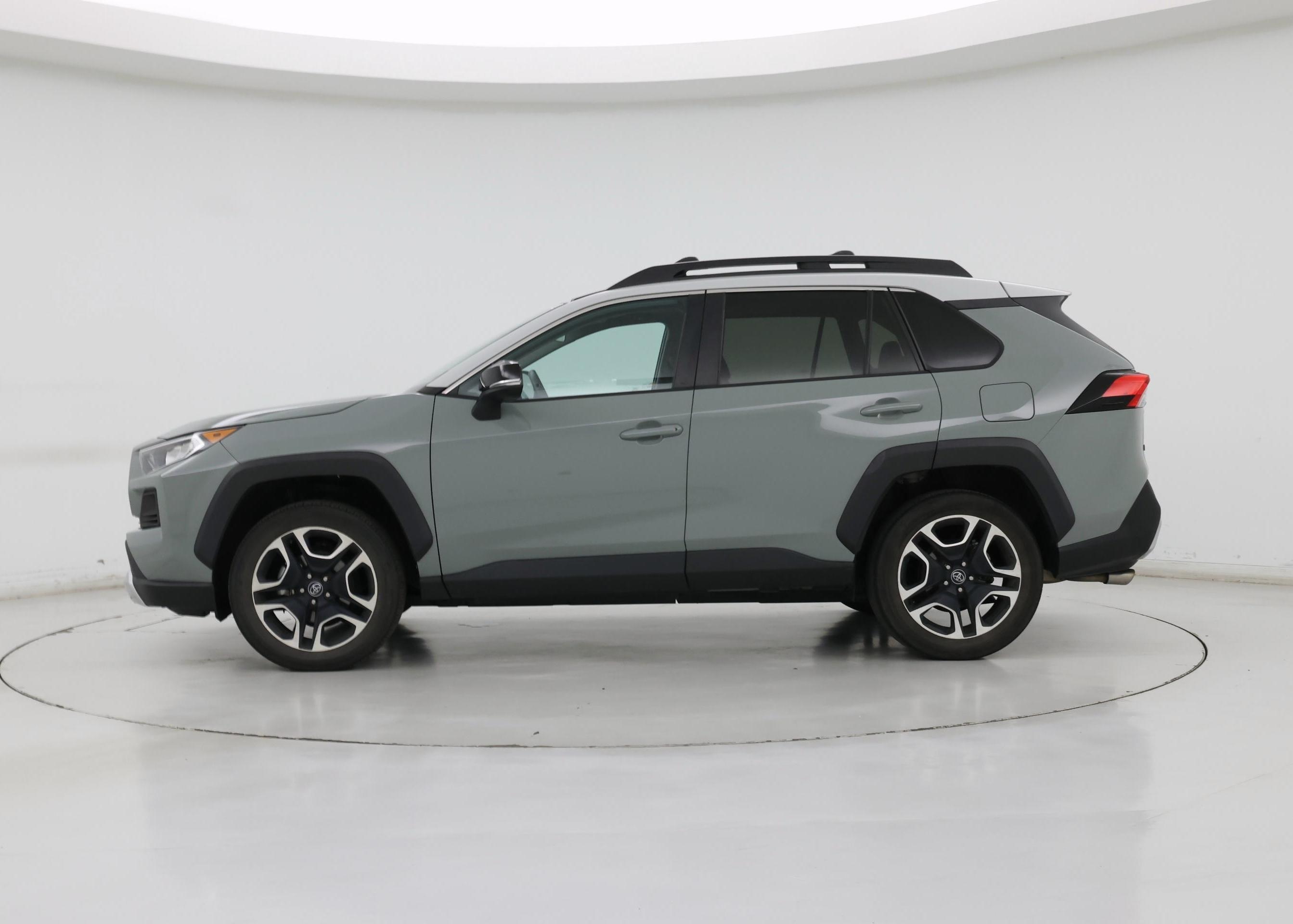 Thumbnail: 2020 Toyota RAV4 - 3